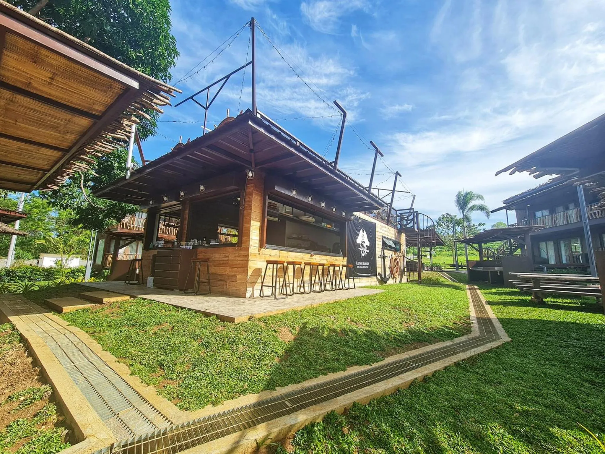 Restaurant/places to eat in Crusoe Cabins Costa Azalea