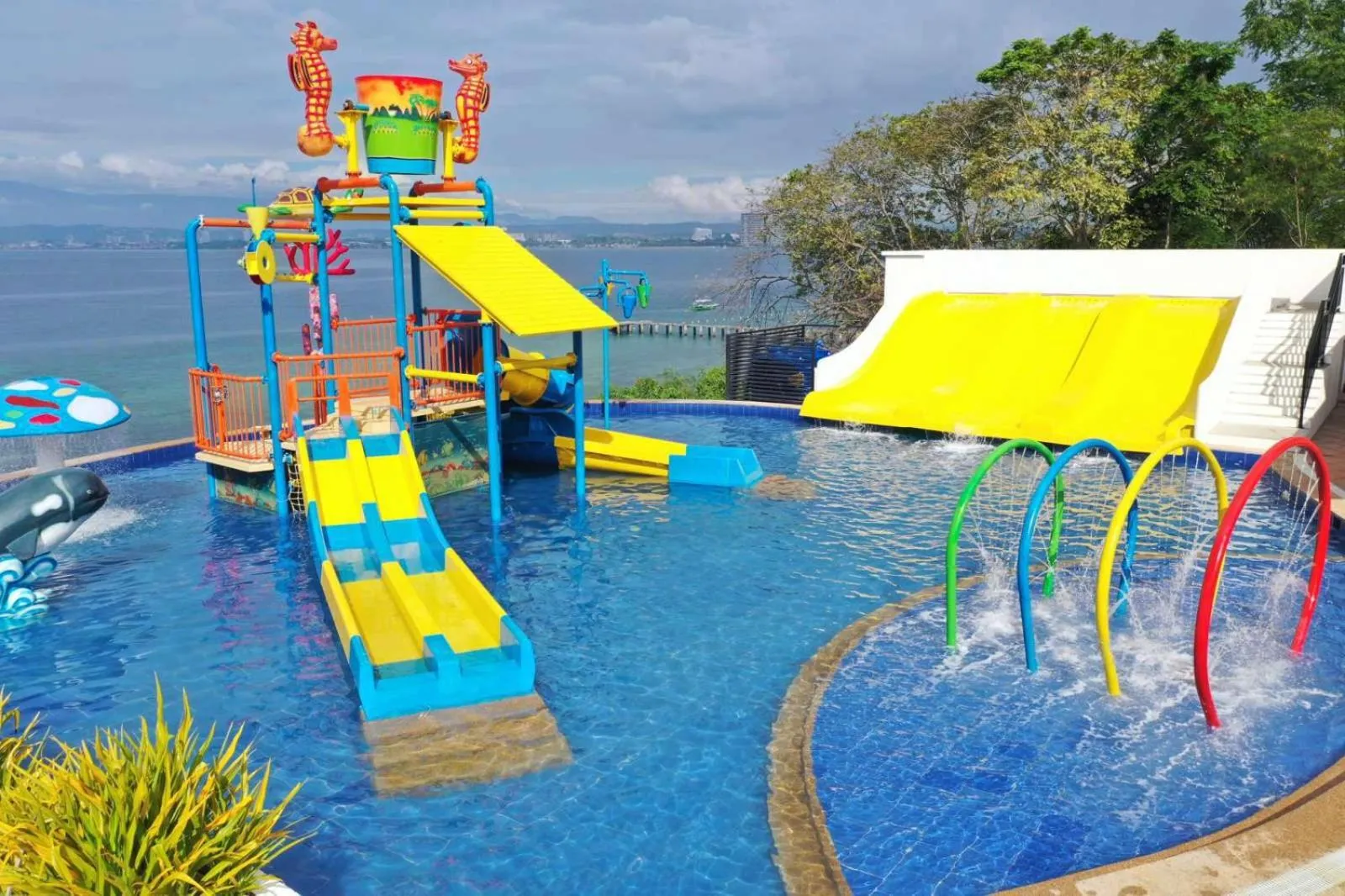 Aqua park in Crusoe Cabins Costa Azalea