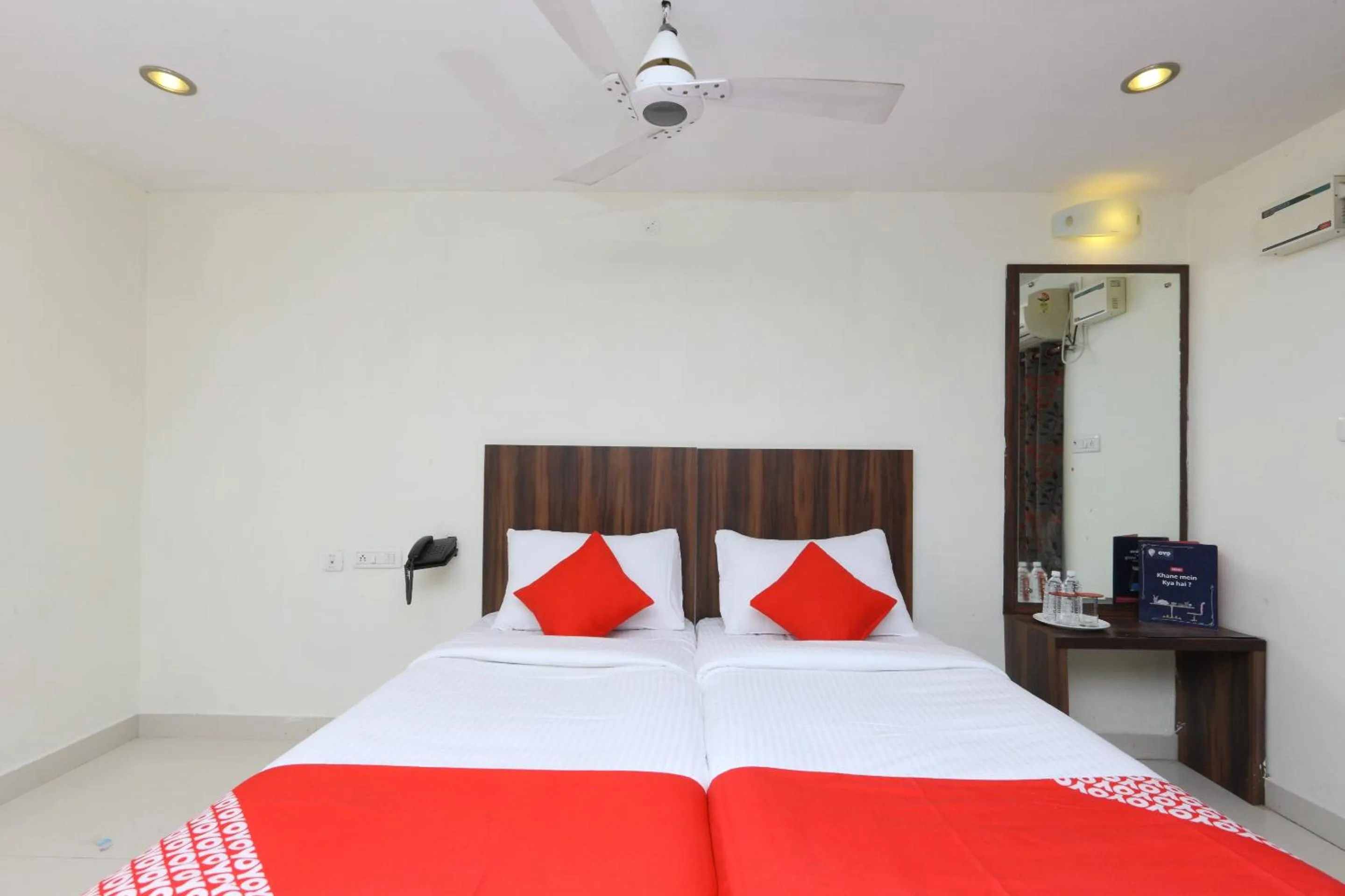 Bedroom, Bed in Hotel O The OAKS Residency