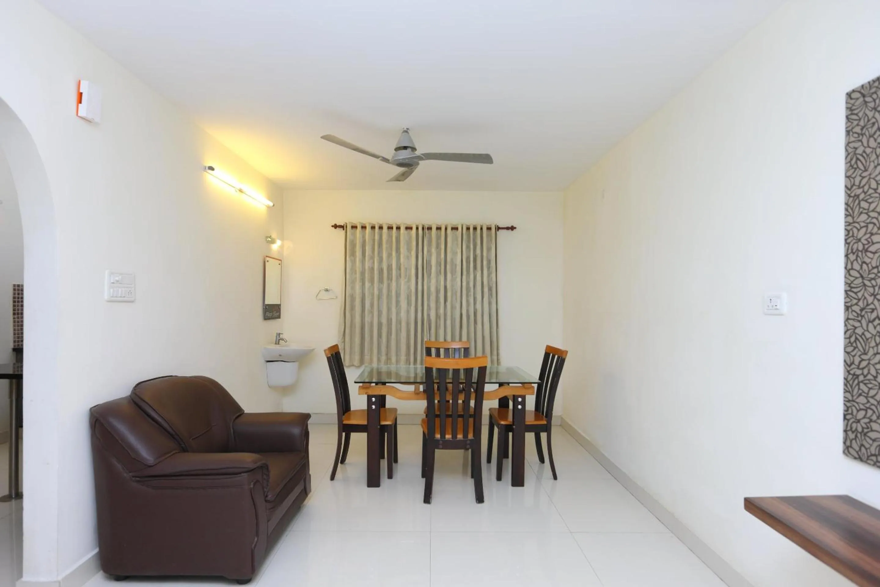 Lobby or reception in Hotel O The OAKS Residency