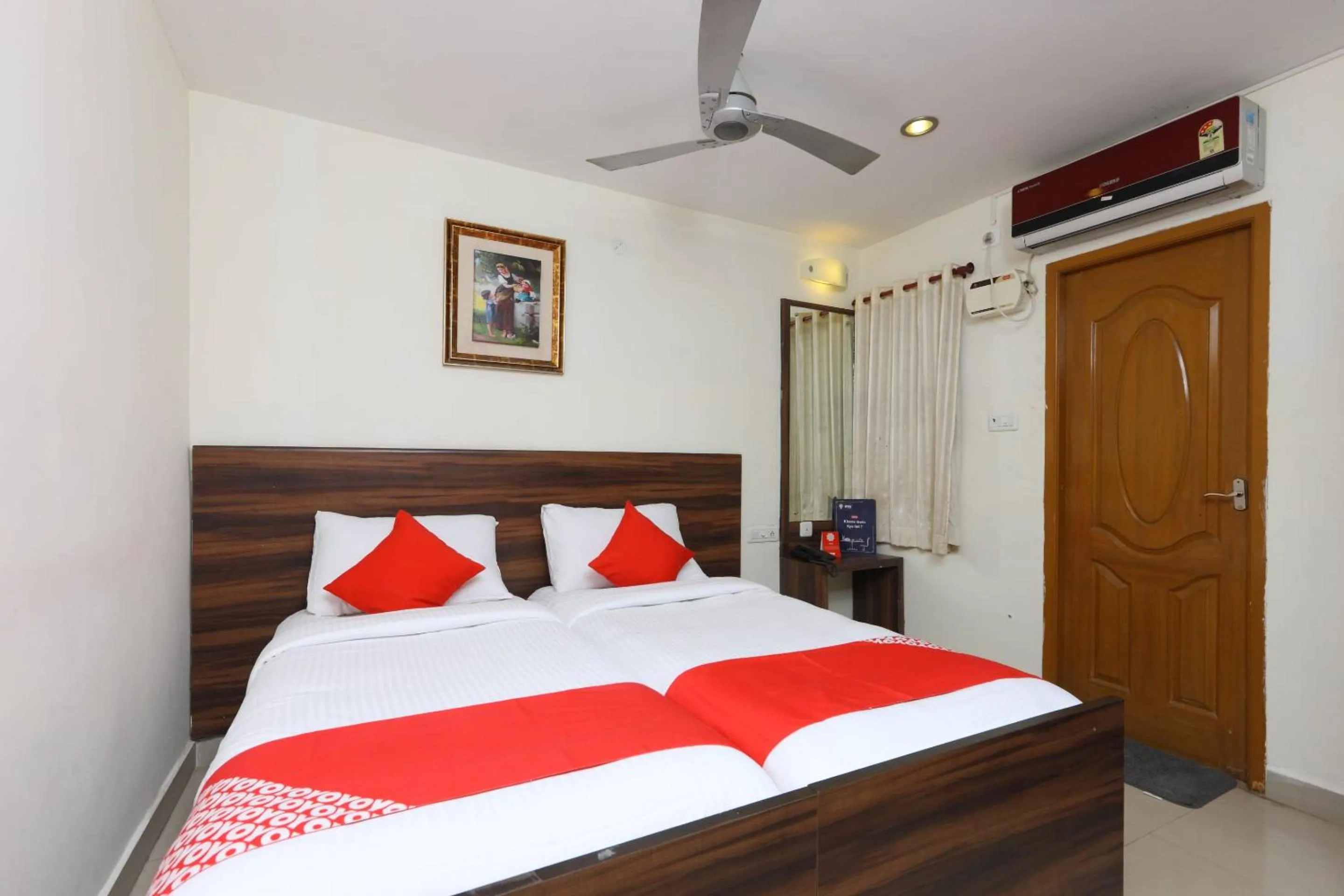 Lobby or reception, Bed in Hotel O The OAKS Residency