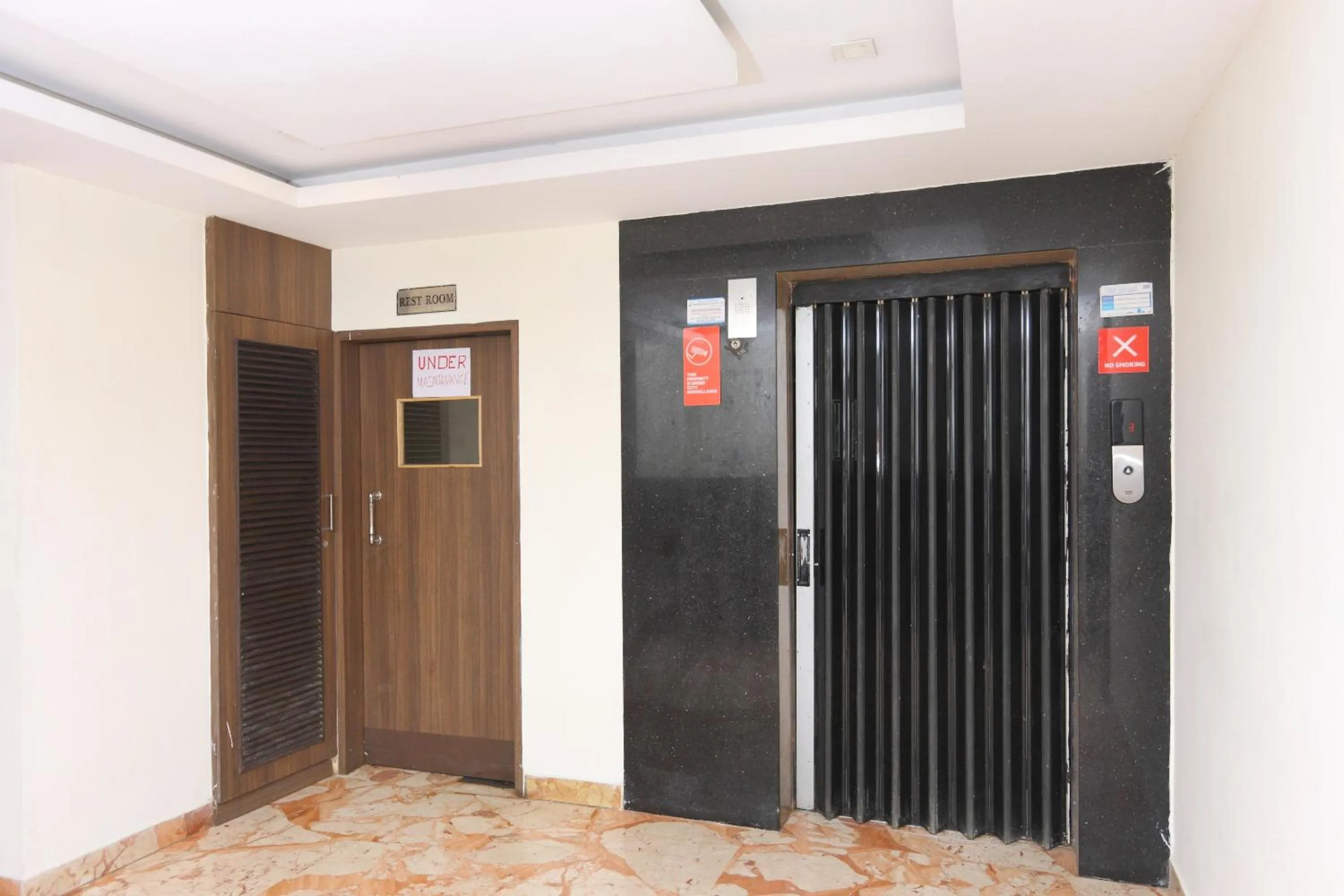 Lobby or reception in Hotel O The OAKS Residency