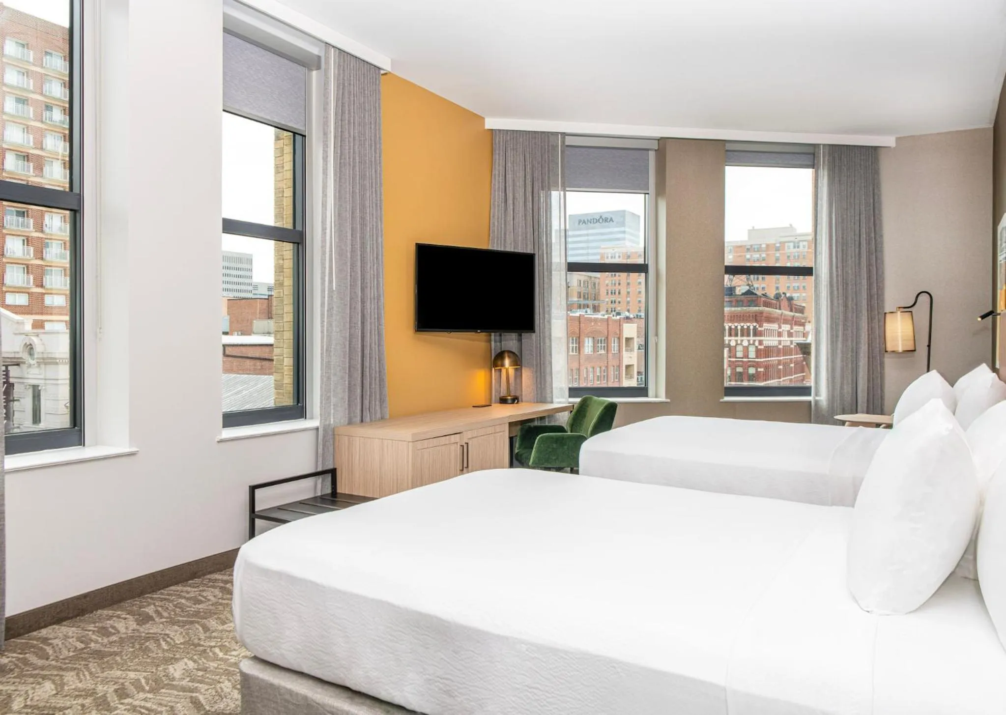 Bed in SpringHill Suites by Marriott Baltimore Downtown Convention Center Area