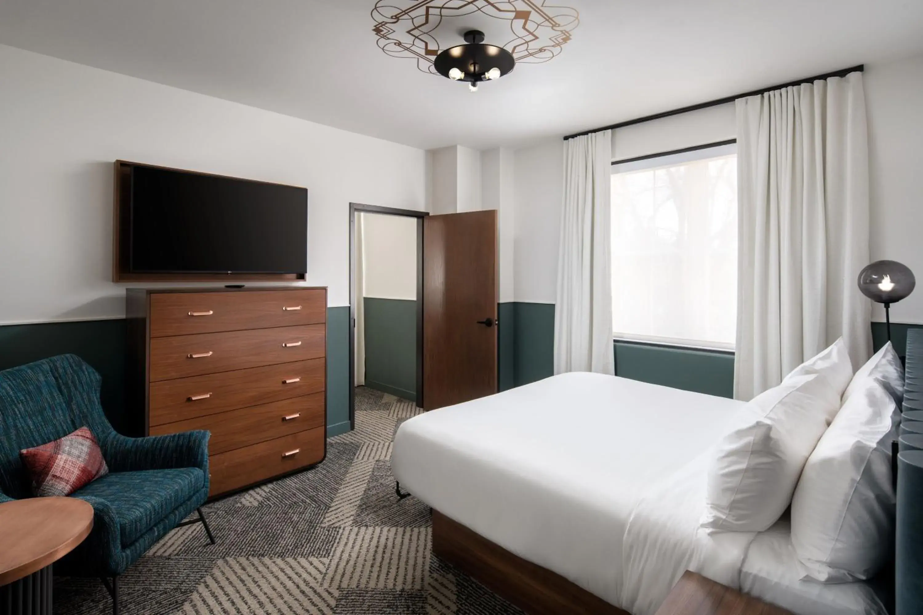 Bedroom, Bed in Hotel Forty Five, Macon, a Tribute Portfolio Hotel Bedroom, Bed in Hotel Forty Five, Macon, a Tribute Portfolio Hotel