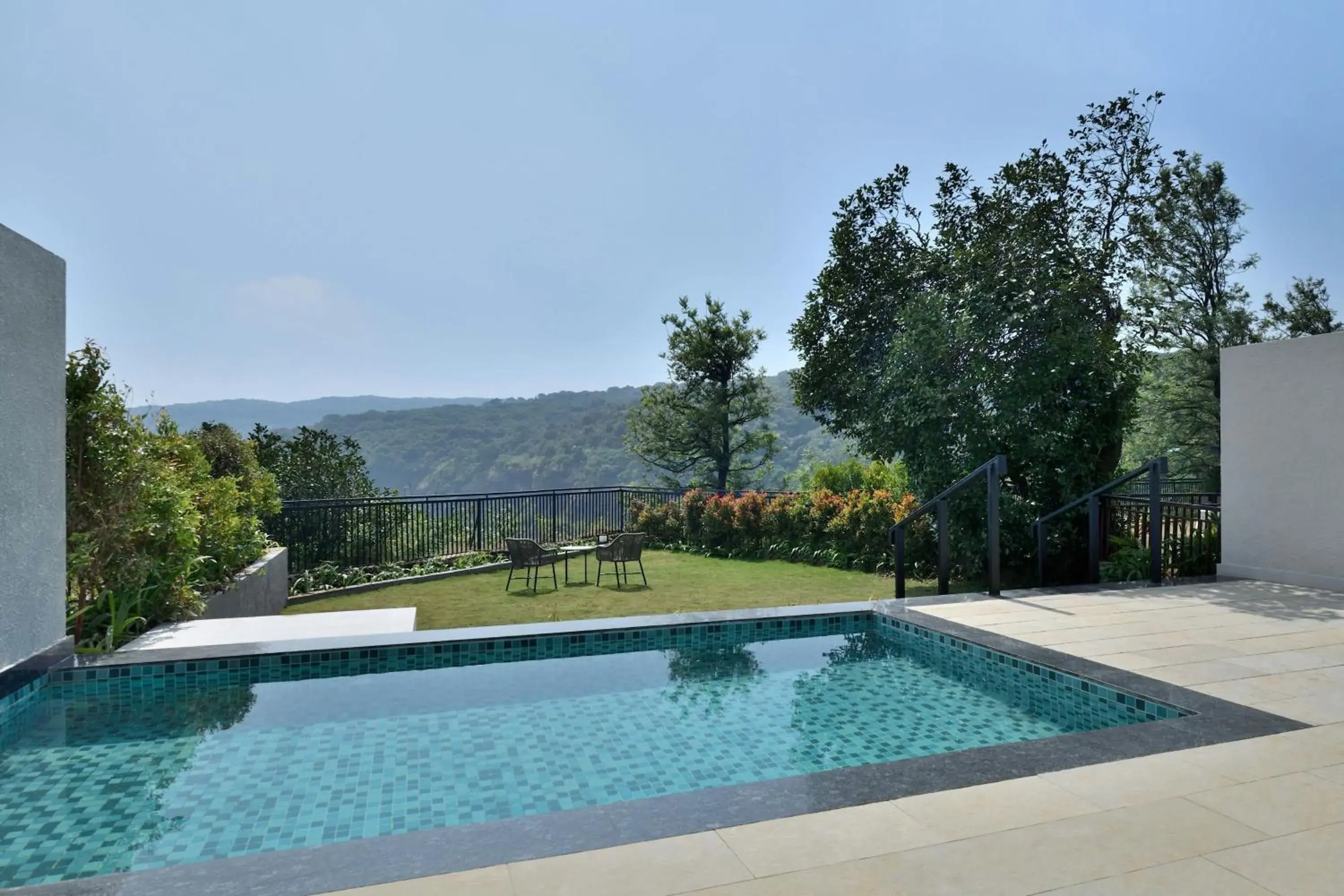 One-Bedroom King Villa with Patio and Valley View - single occupancy - Club Level in Courtyard by Marriott Mahabaleshwar One-Bedroom King Villa with Patio and Valley View - single occupancy - Club Level in Courtyard by Marriott Mahabaleshwar