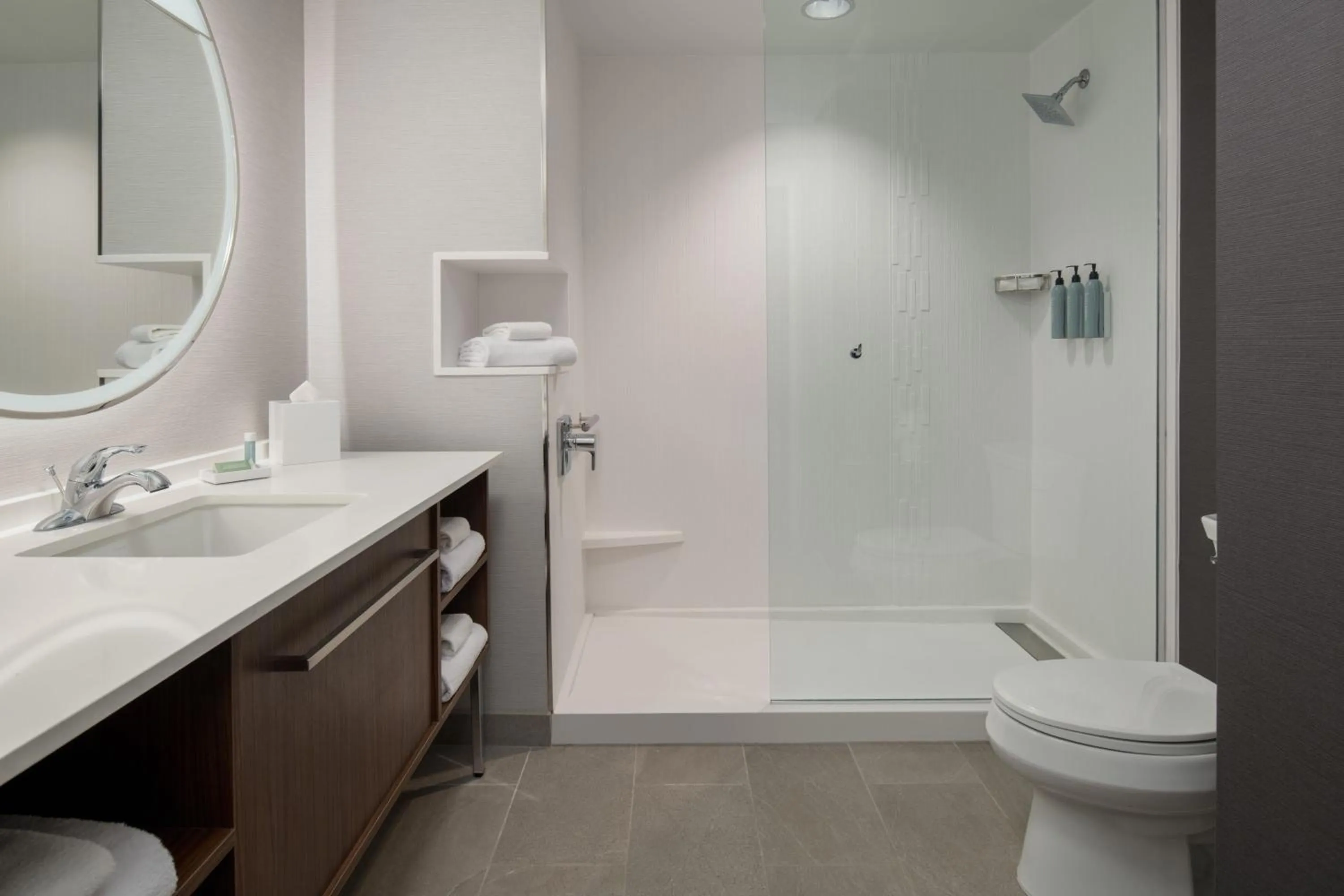 Bathroom in Courtyard by Marriott Santa Cruz