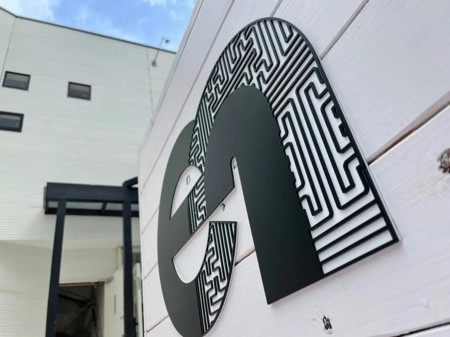 Property building in En- Hostel & Café bar Property building in En- Hostel & Café bar