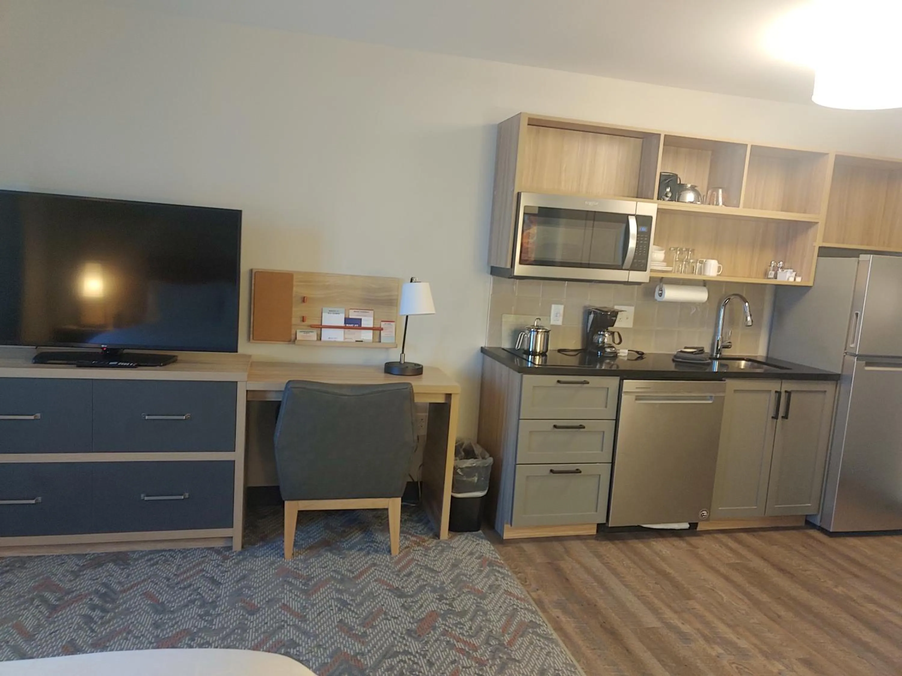 Kitchen or kitchenette in Candlewood Suites - Columbia by IHG