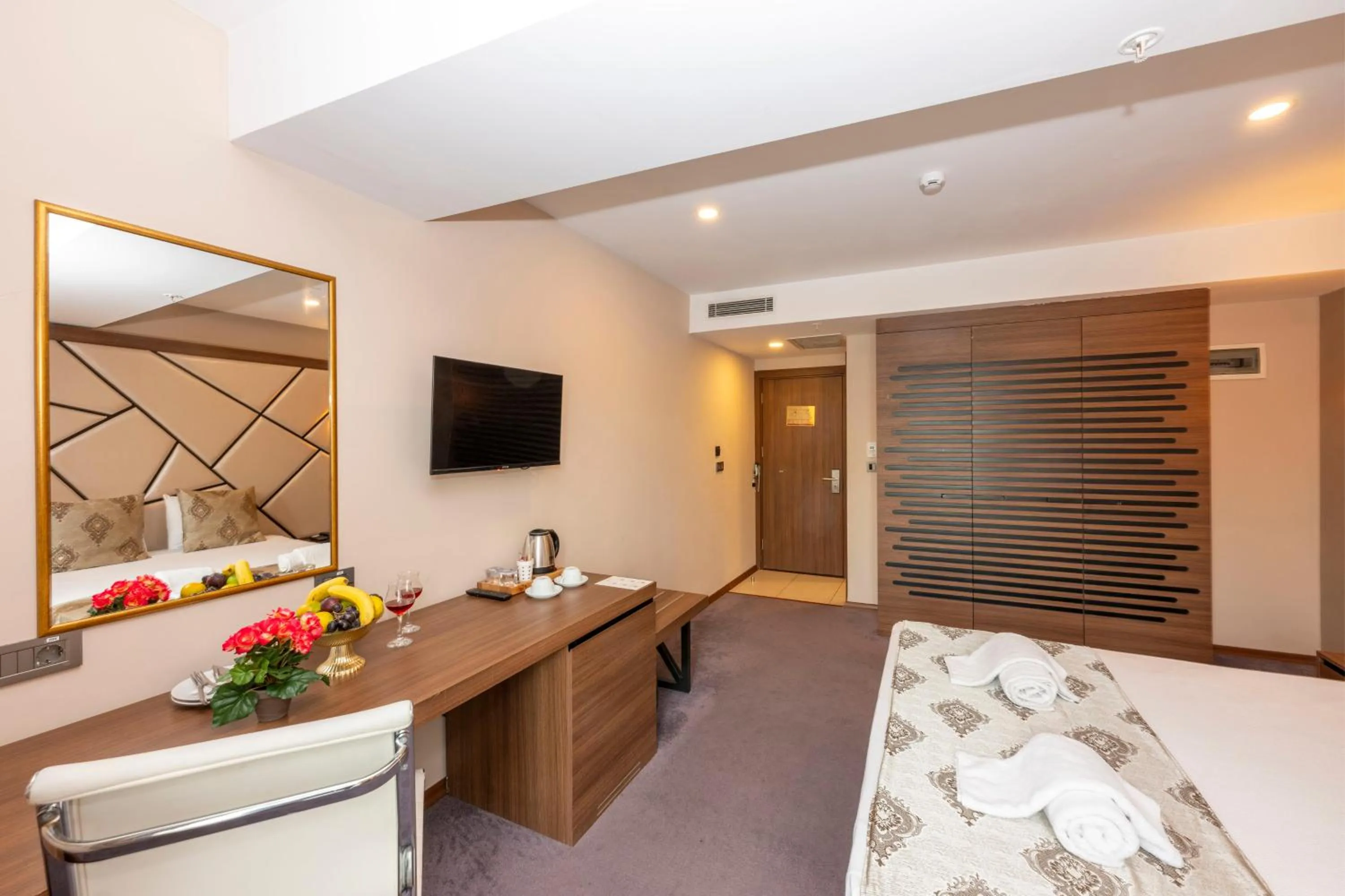 Massage, Bed in Litros Hotel & Spa