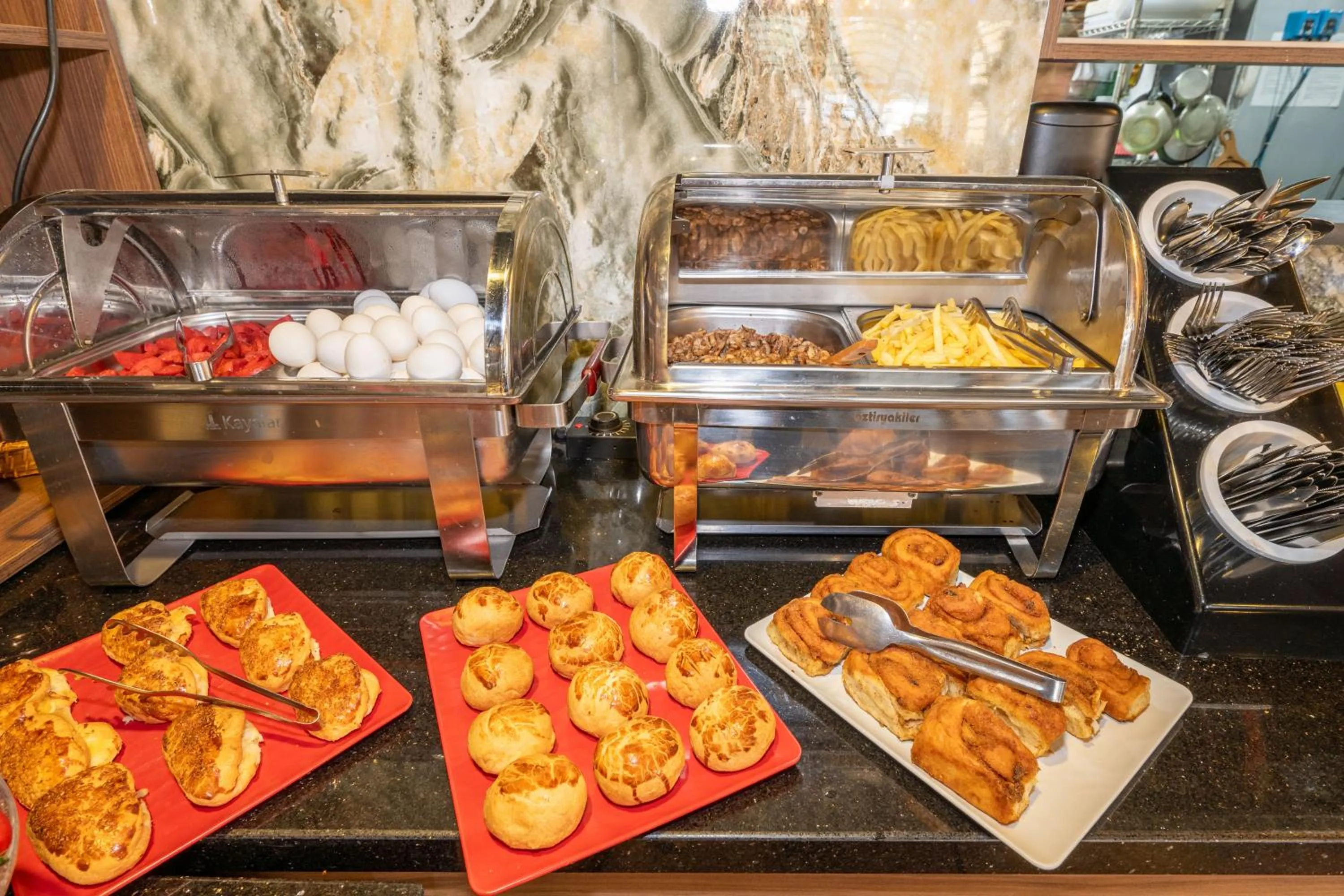 Restaurant/places to eat in Litros Hotel & Spa