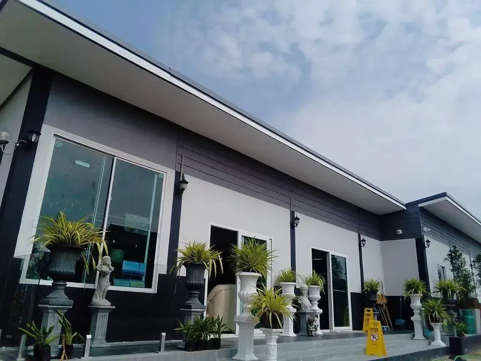 Studio with Balcony in Cessna Park Resort and Hotel Studio with Balcony in Cessna Park Resort and Hotel