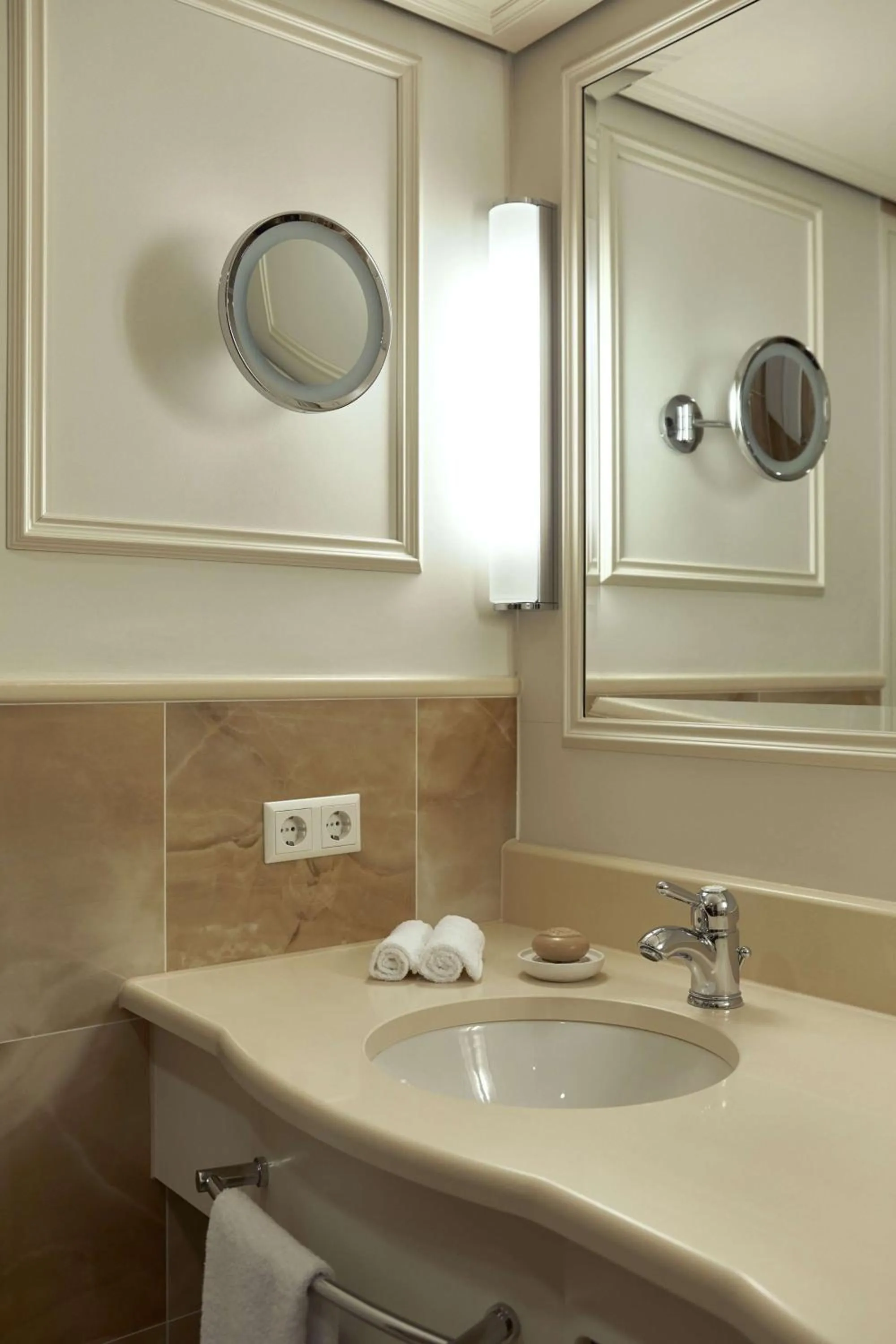 Bathroom in Parkhotel Gütersloh