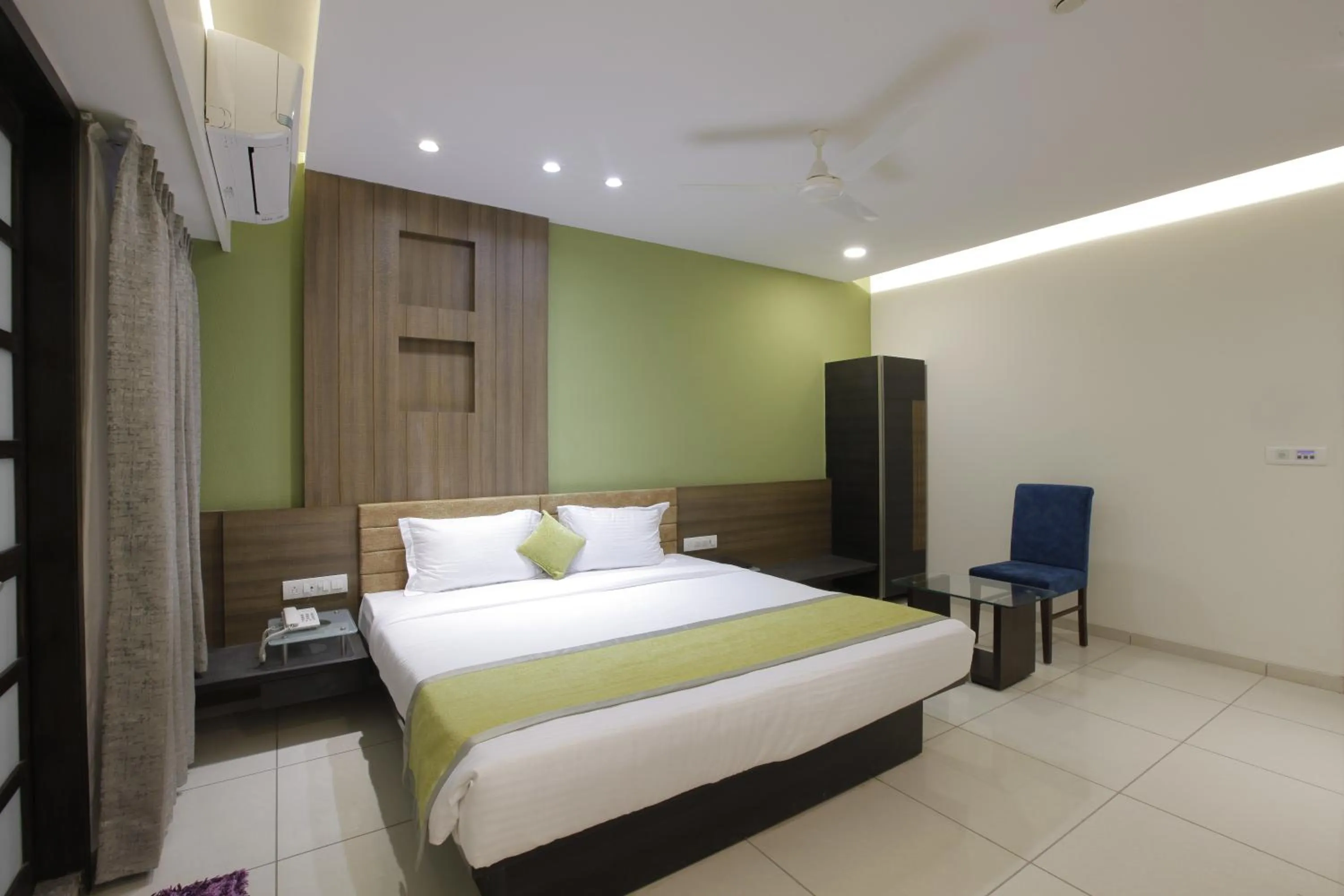 Bed in HOTEL THE LOTUS PARK