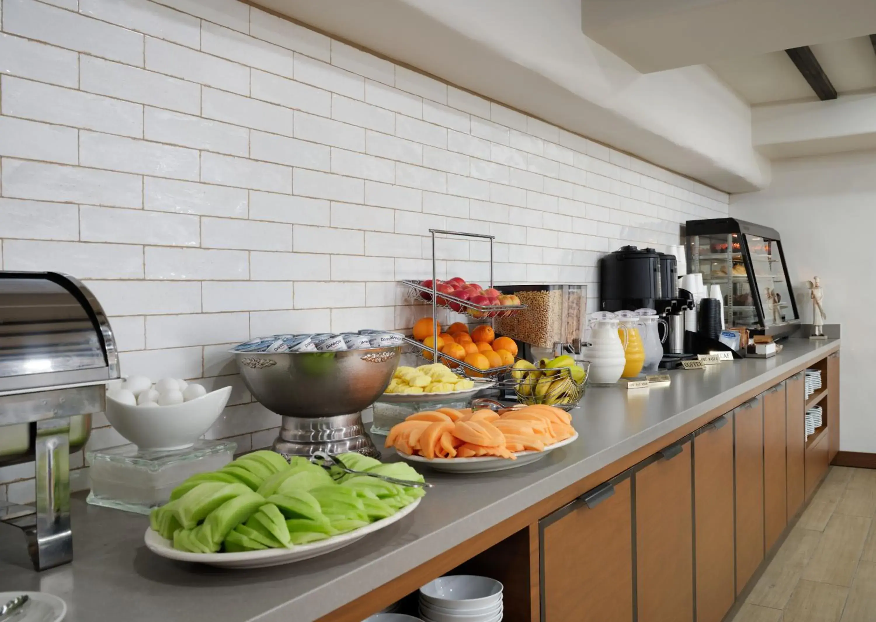 Breakfast in Hotel Pacific Breakfast in Hotel Pacific