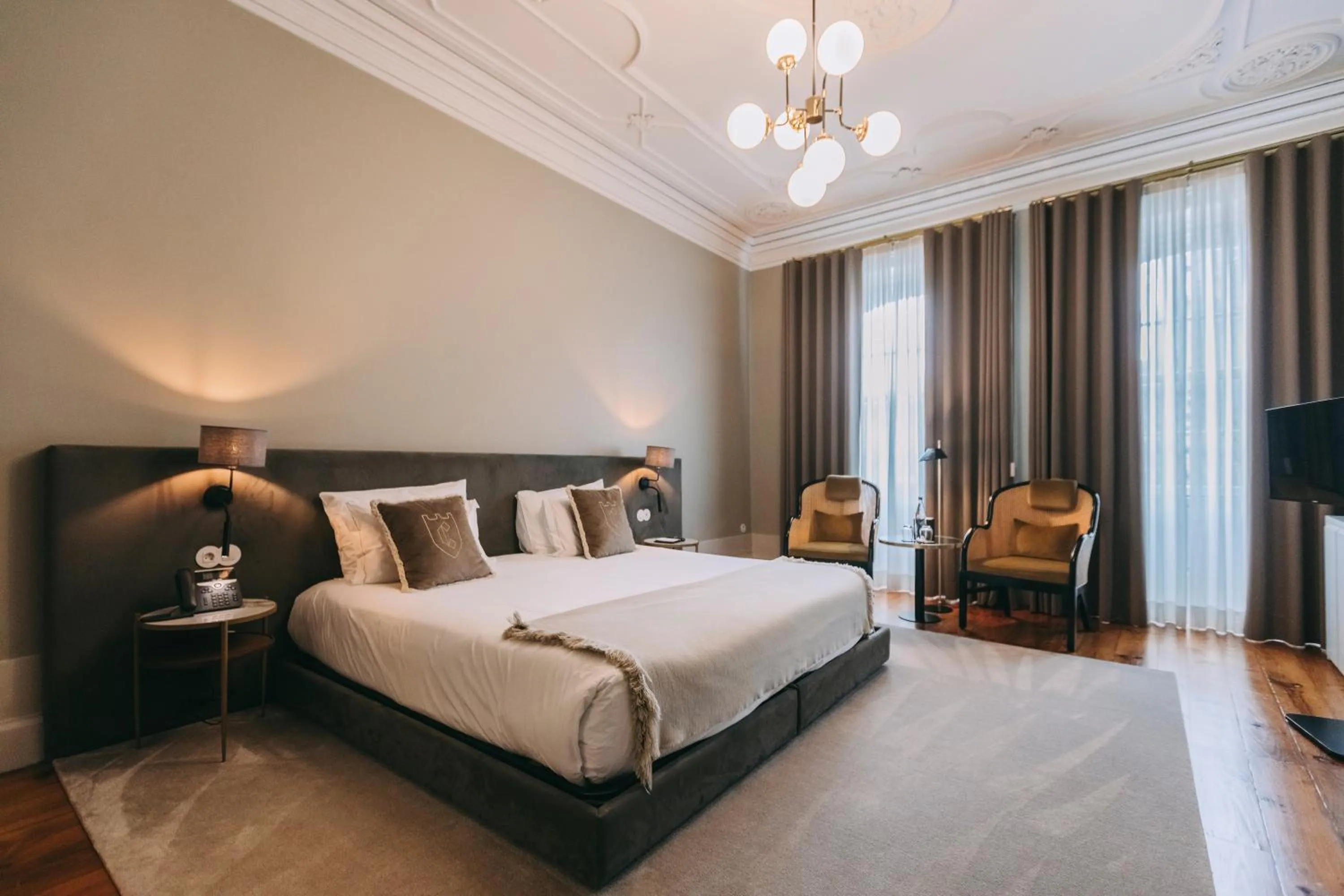 Bed in Torel Royal Court