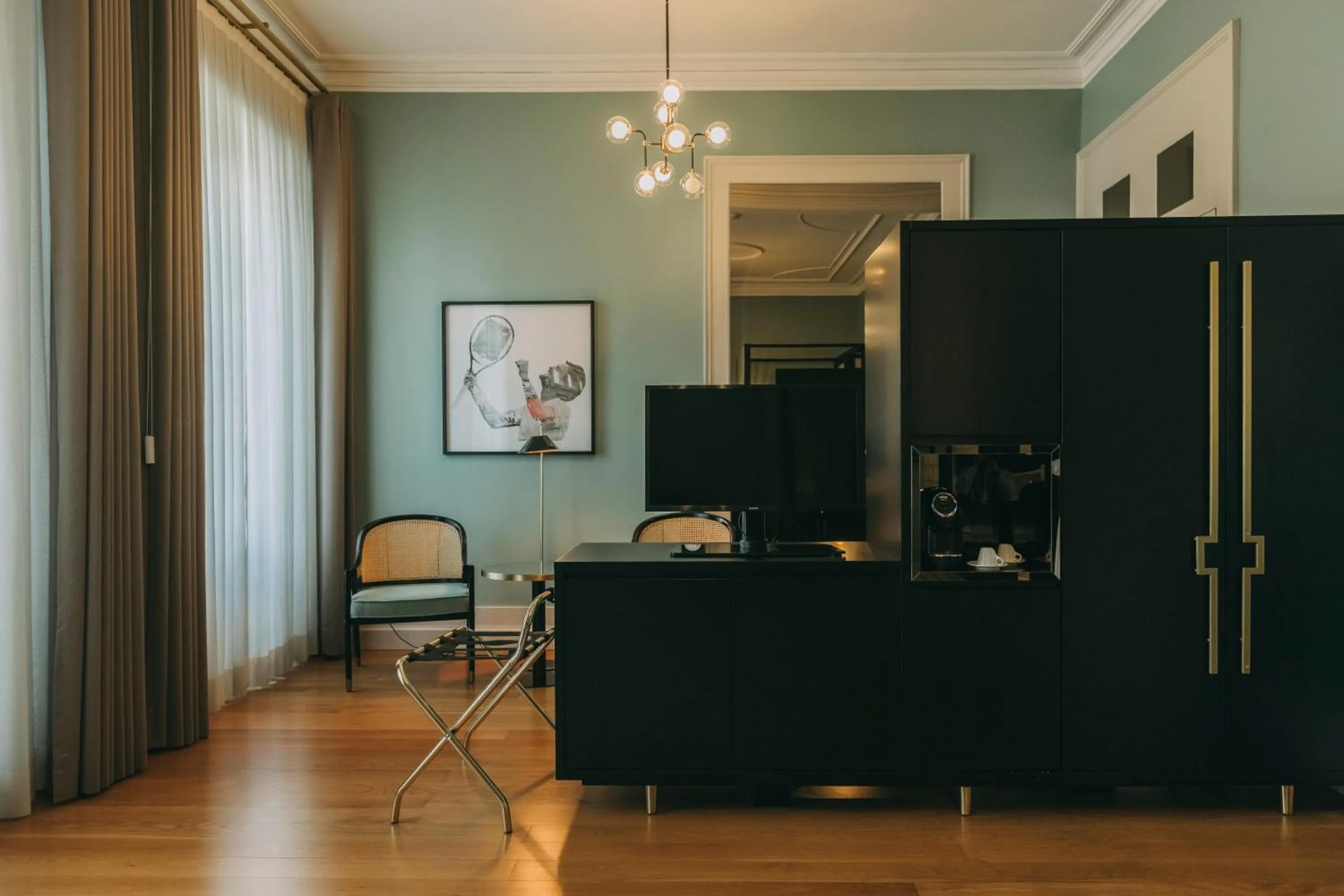 TV and multimedia in Torel Royal Court