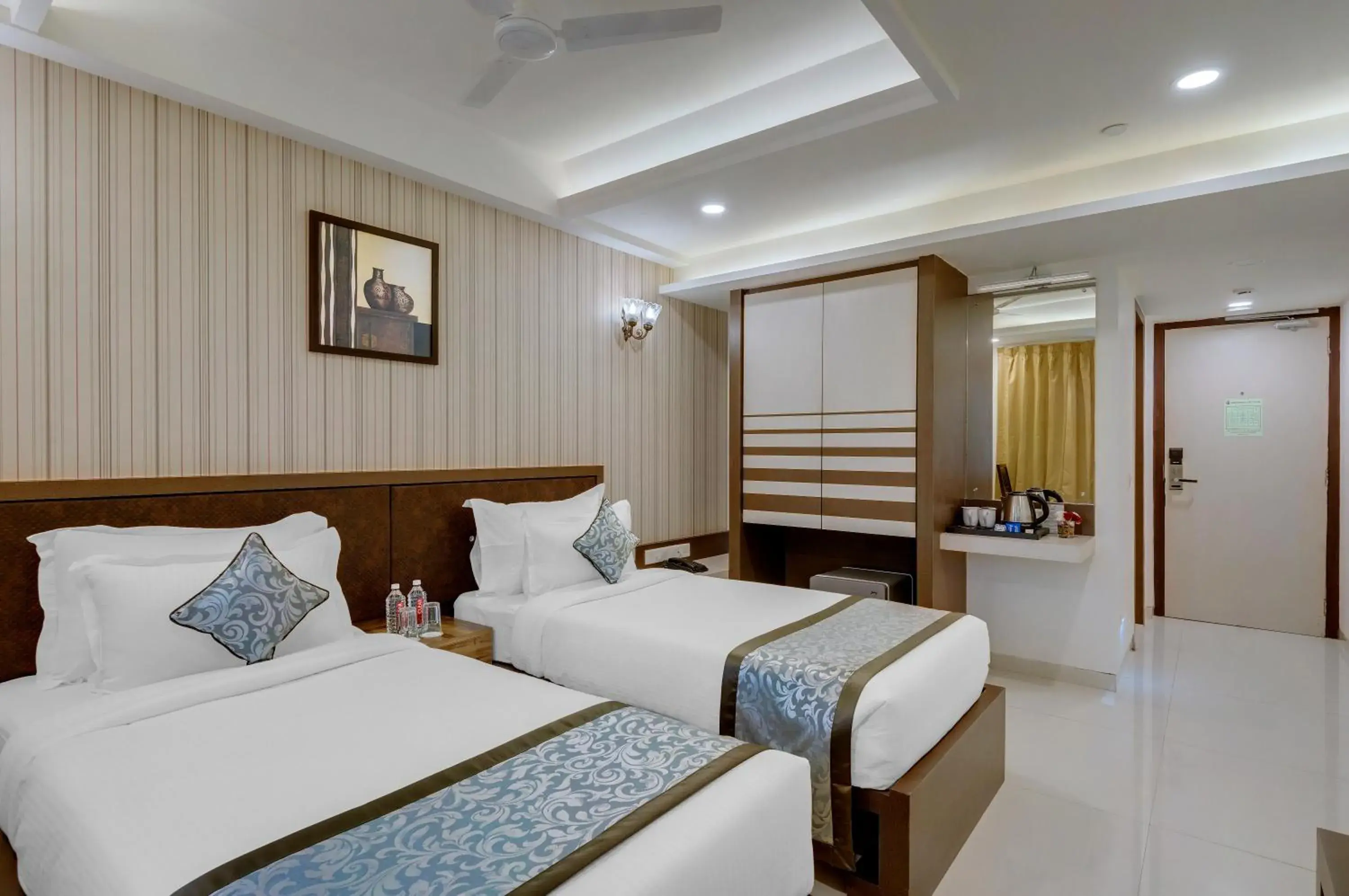 Bed in Click Collection Jaipur, Sindhi Camp Bed in Click Collection Jaipur, Sindhi Camp