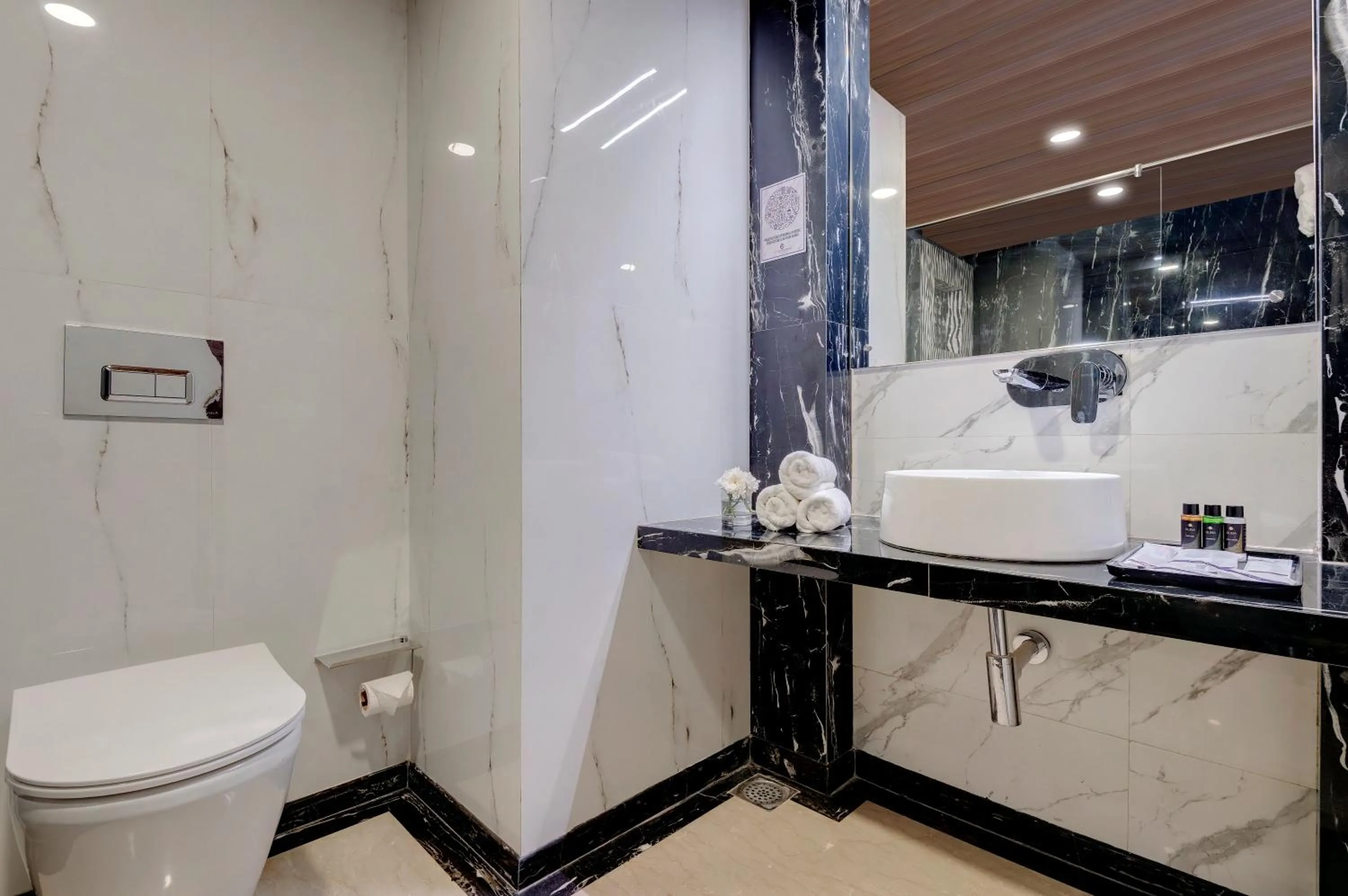 Bathroom in Click Collection Jaipur, Sindhi Camp