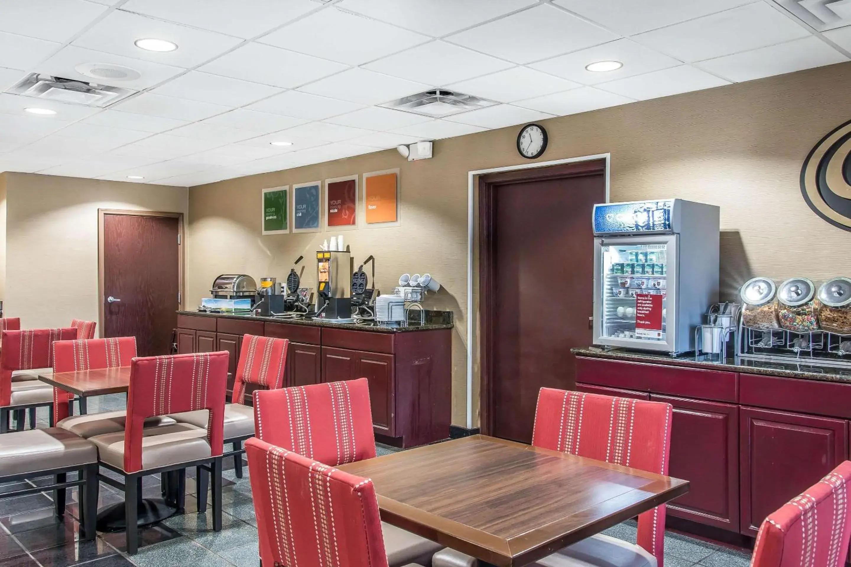 Restaurant/places to eat in Comfort Suites Wixom - Novi Restaurant/places to eat in Comfort Suites Wixom - Novi