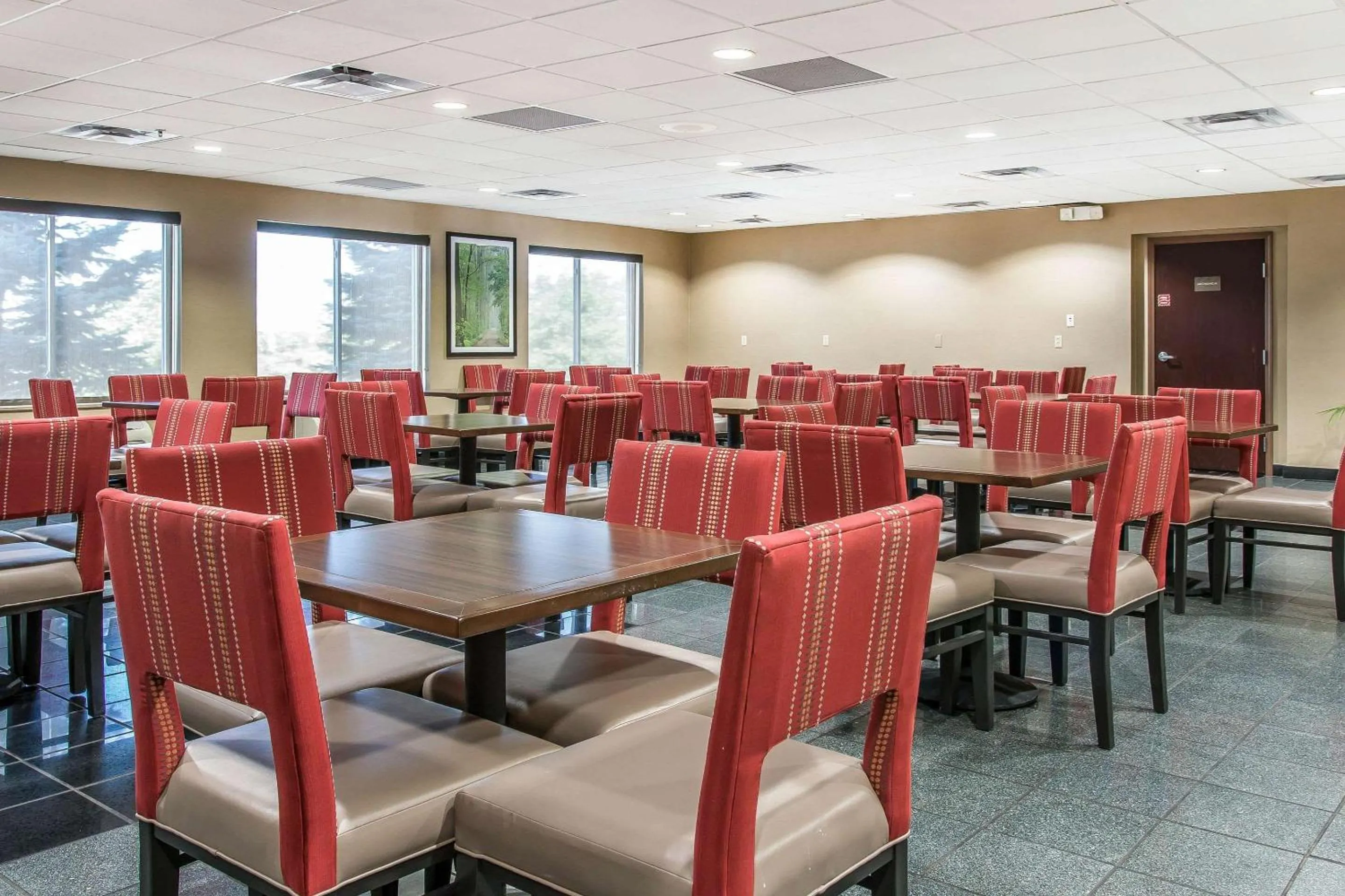 Restaurant/places to eat in Comfort Suites Wixom - Novi