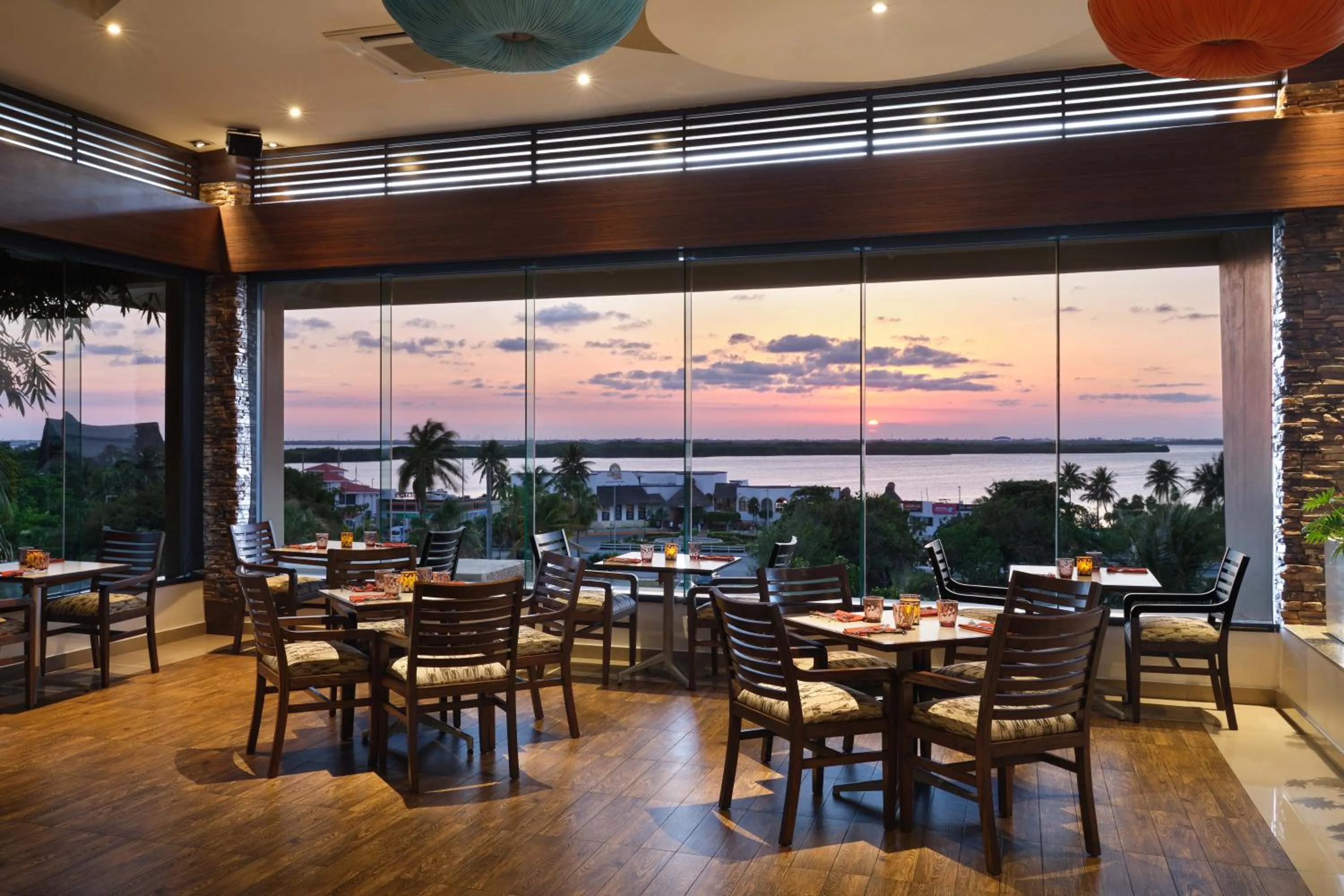 Restaurant/places to eat in Wyndham Grand Cancun All Inclusive Resort & Villas