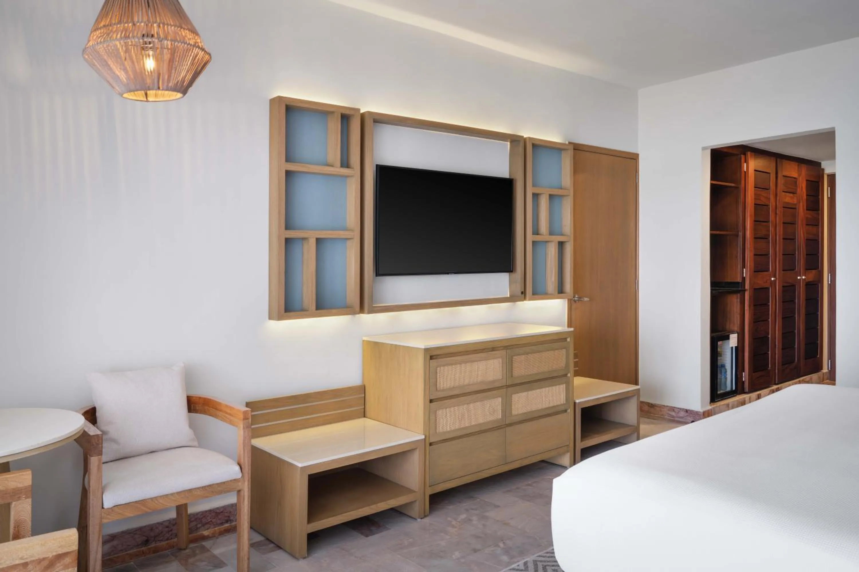 Photo of the whole room, Bed in Wyndham Grand Cancun All Inclusive Resort & Villas