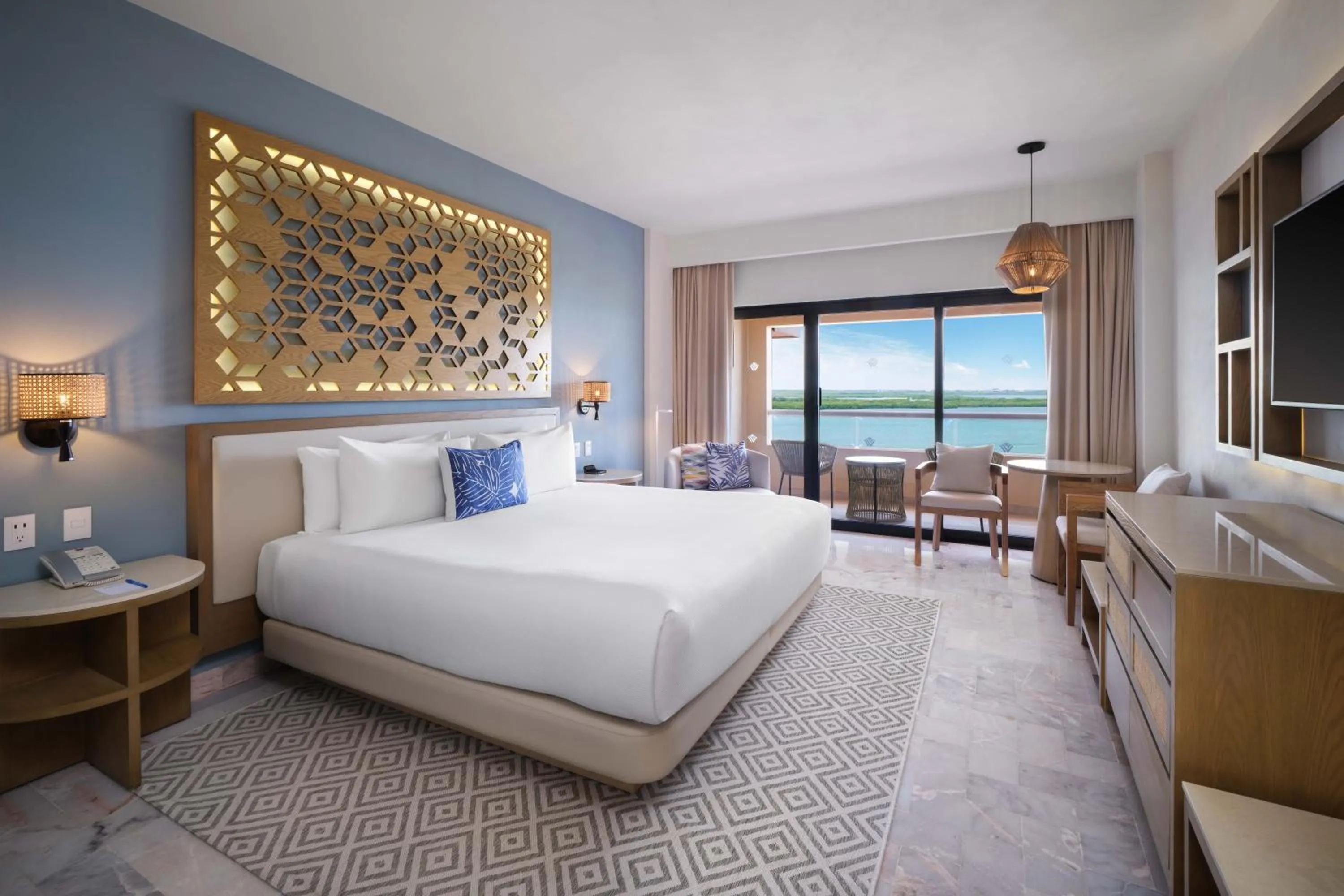 Natural landscape, Bed in Wyndham Grand Cancun All Inclusive Resort & Villas