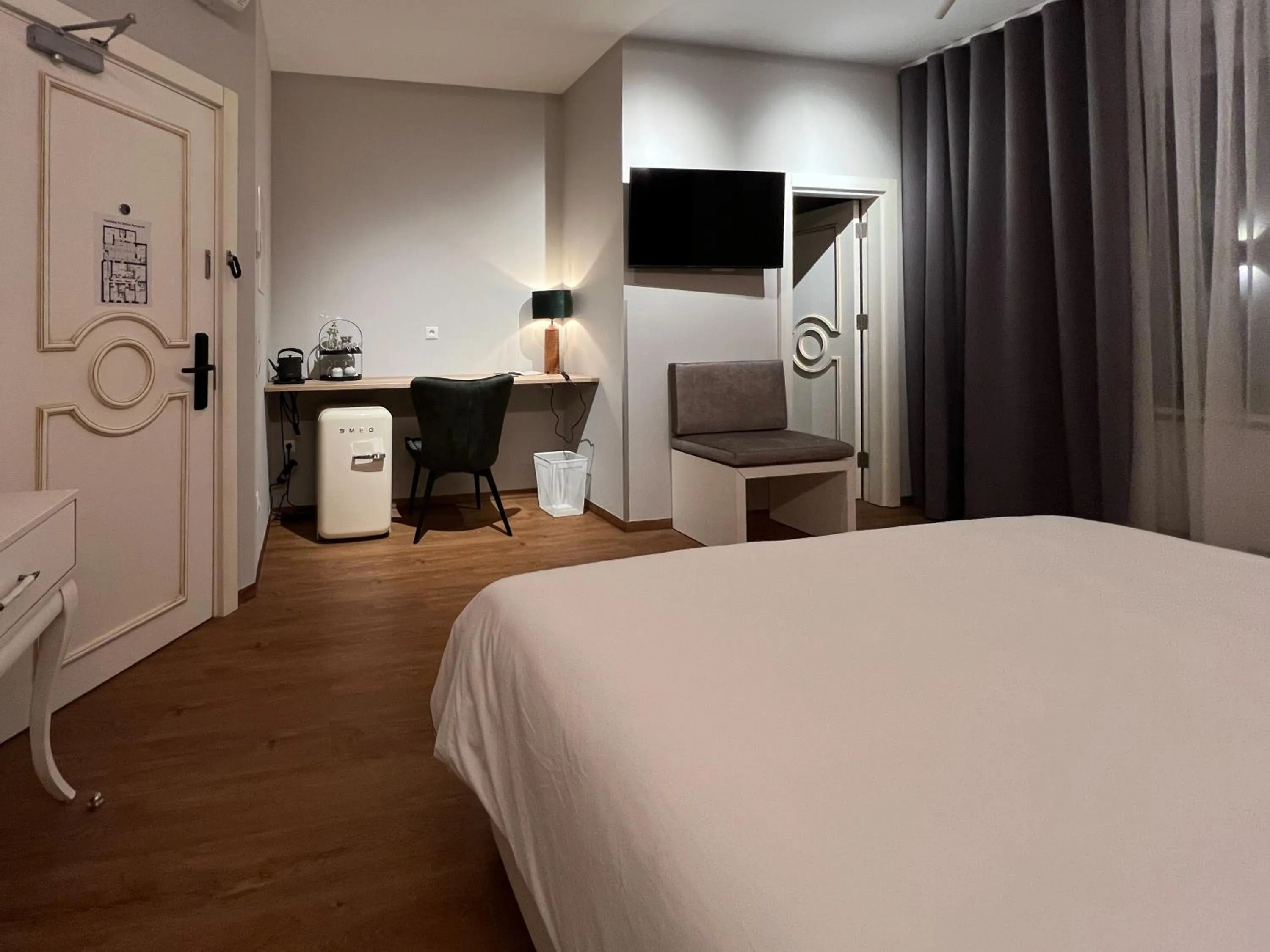 TV and multimedia, Bed in The Kepos Hotel Erlangen