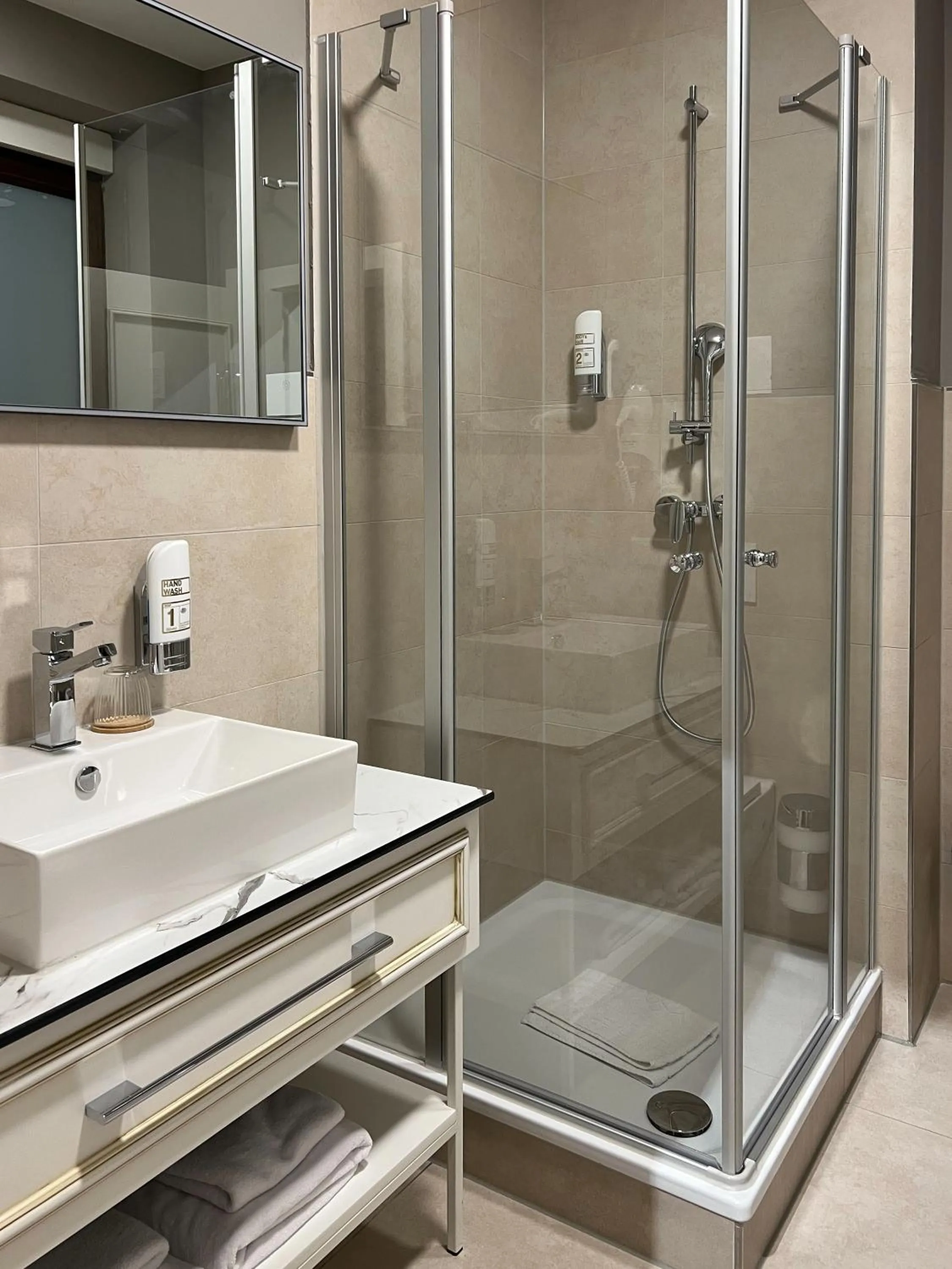 Shower in The Kepos Hotel Erlangen