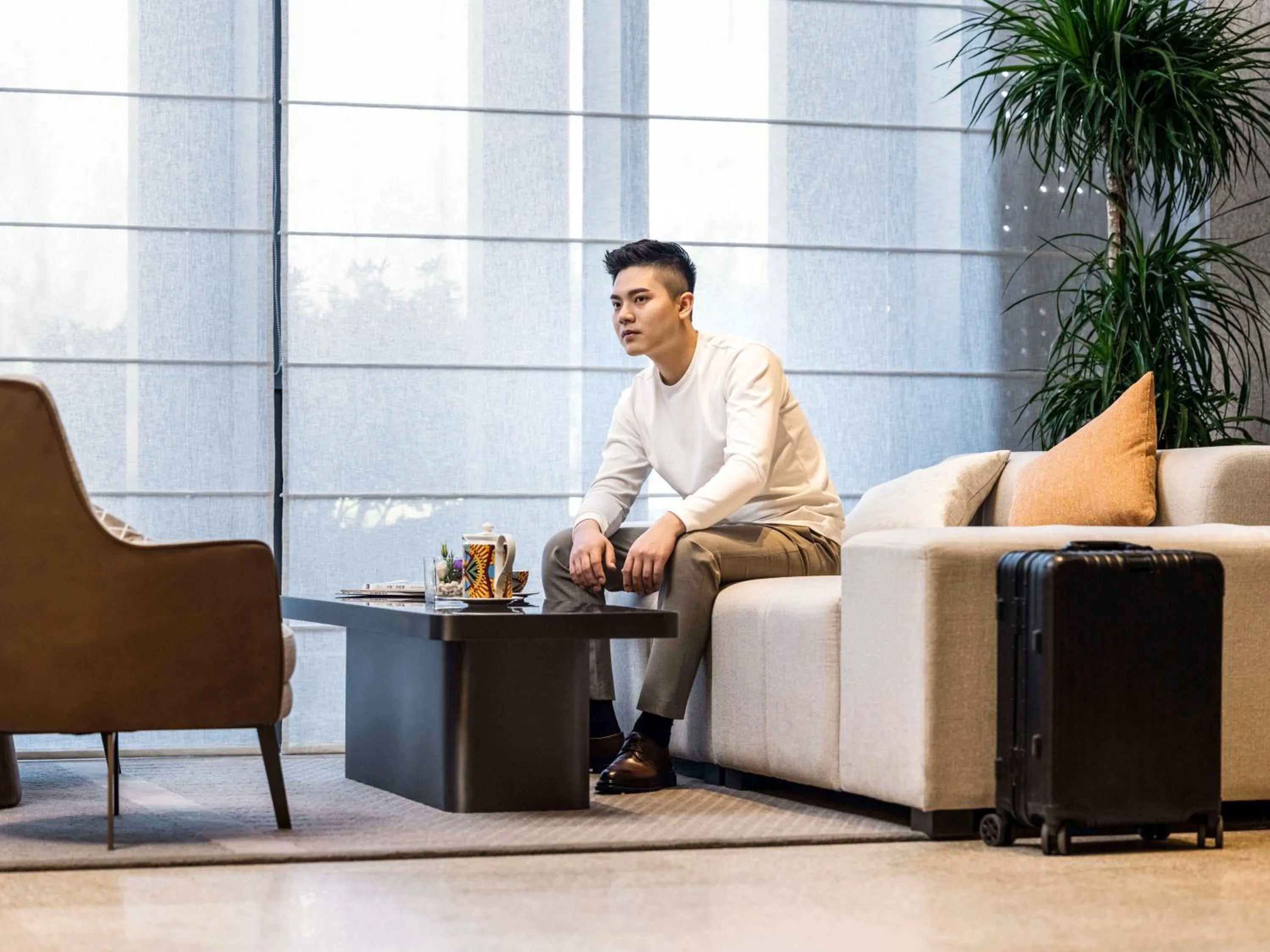 Seating area in Pullman Dali