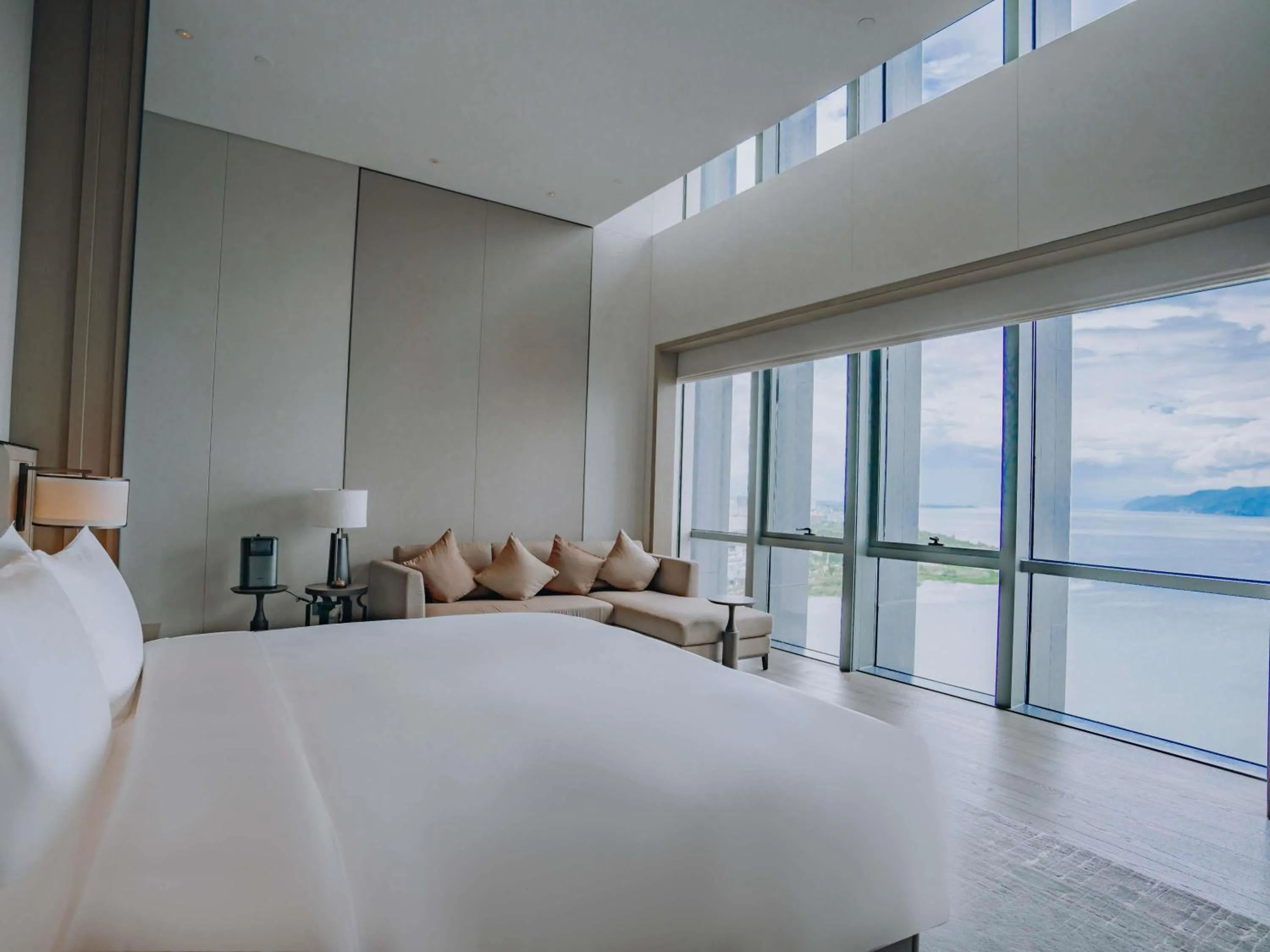 Bedroom, Bed in Pullman Dali