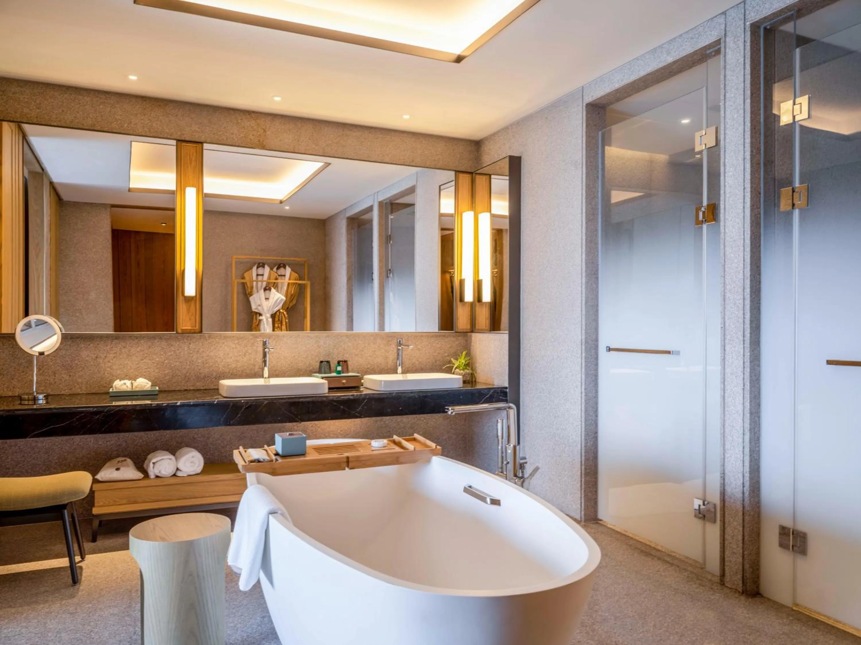 People in Pullman Dali