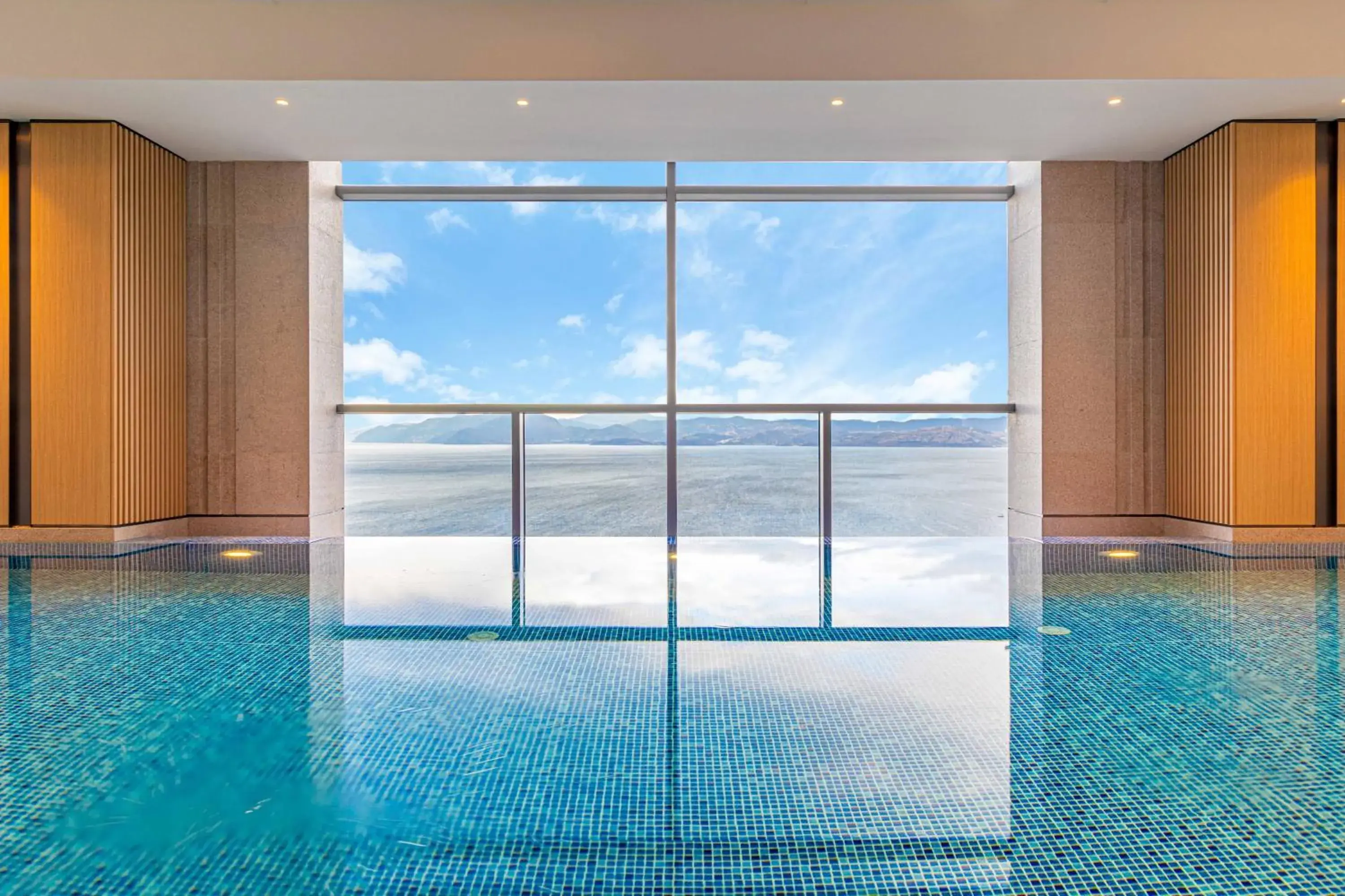 Swimming pool in Pullman Dali Swimming pool in Pullman Dali