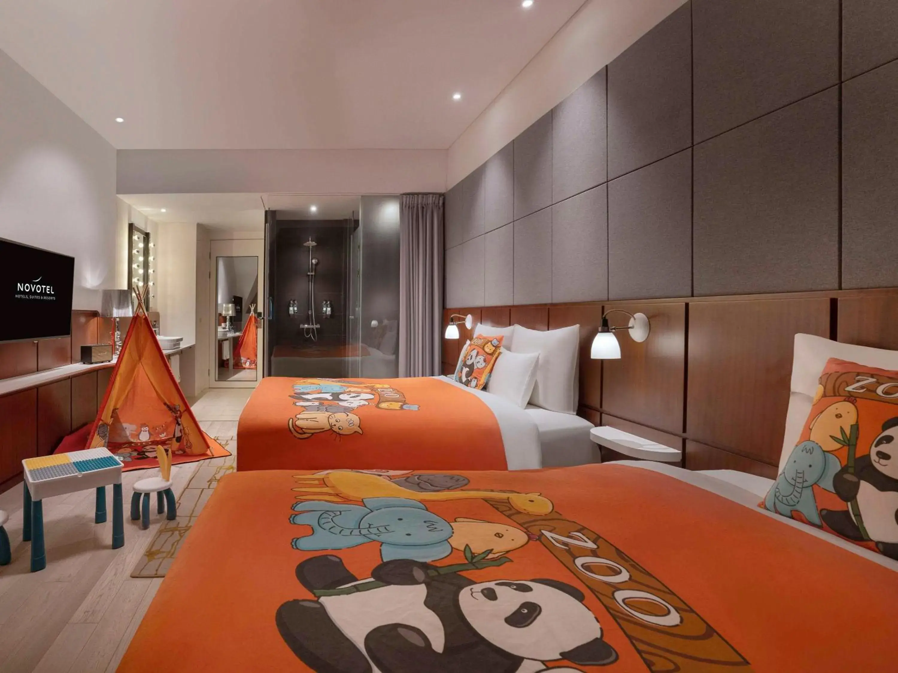 Bedroom, Bed in Novotel Shanghai Hongqiao Exhibition Center