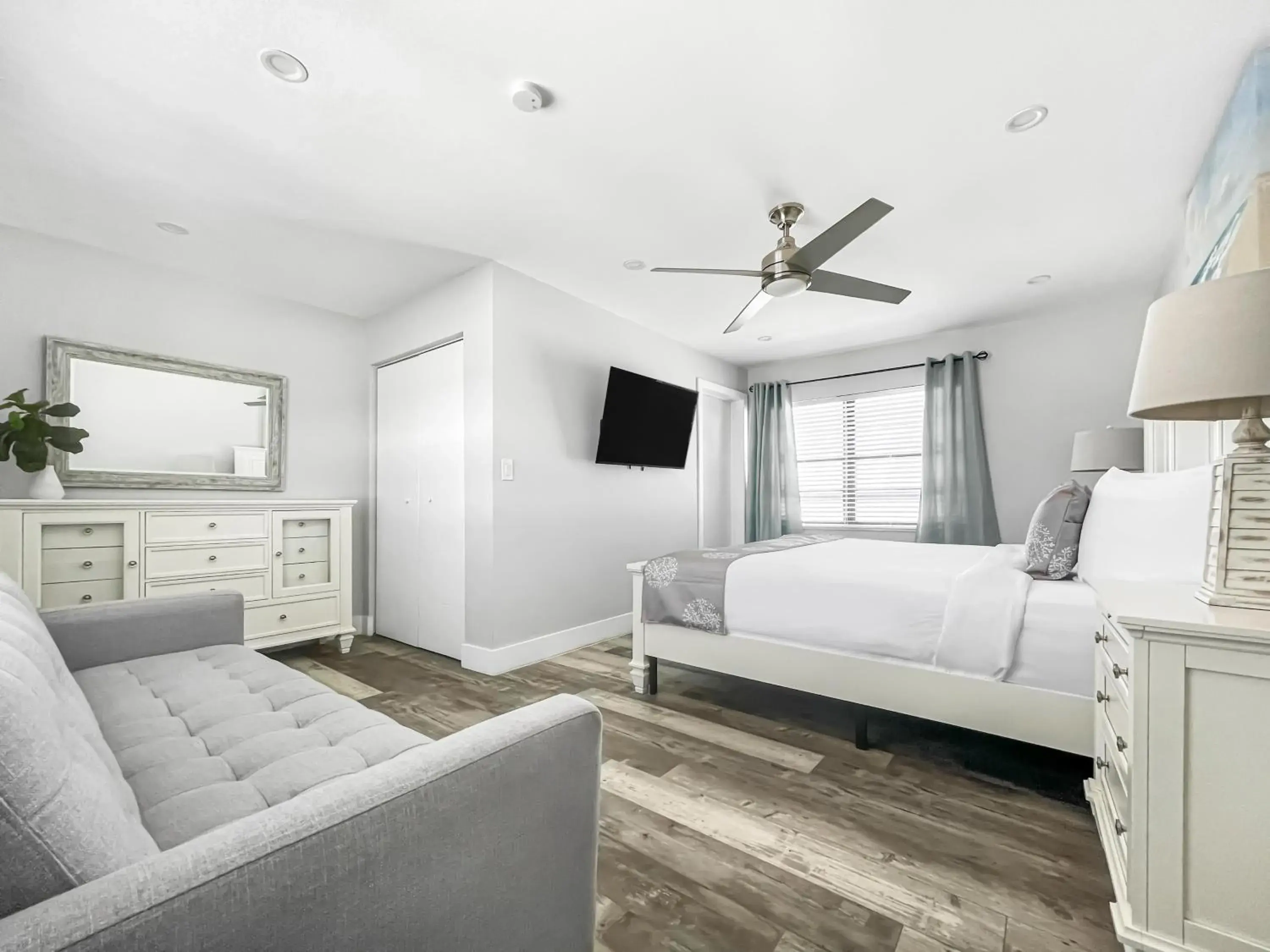 Photo of the whole room, Bed in Neptune Oceanfront Rentals Photo of the whole room, Bed in Neptune Oceanfront Rentals