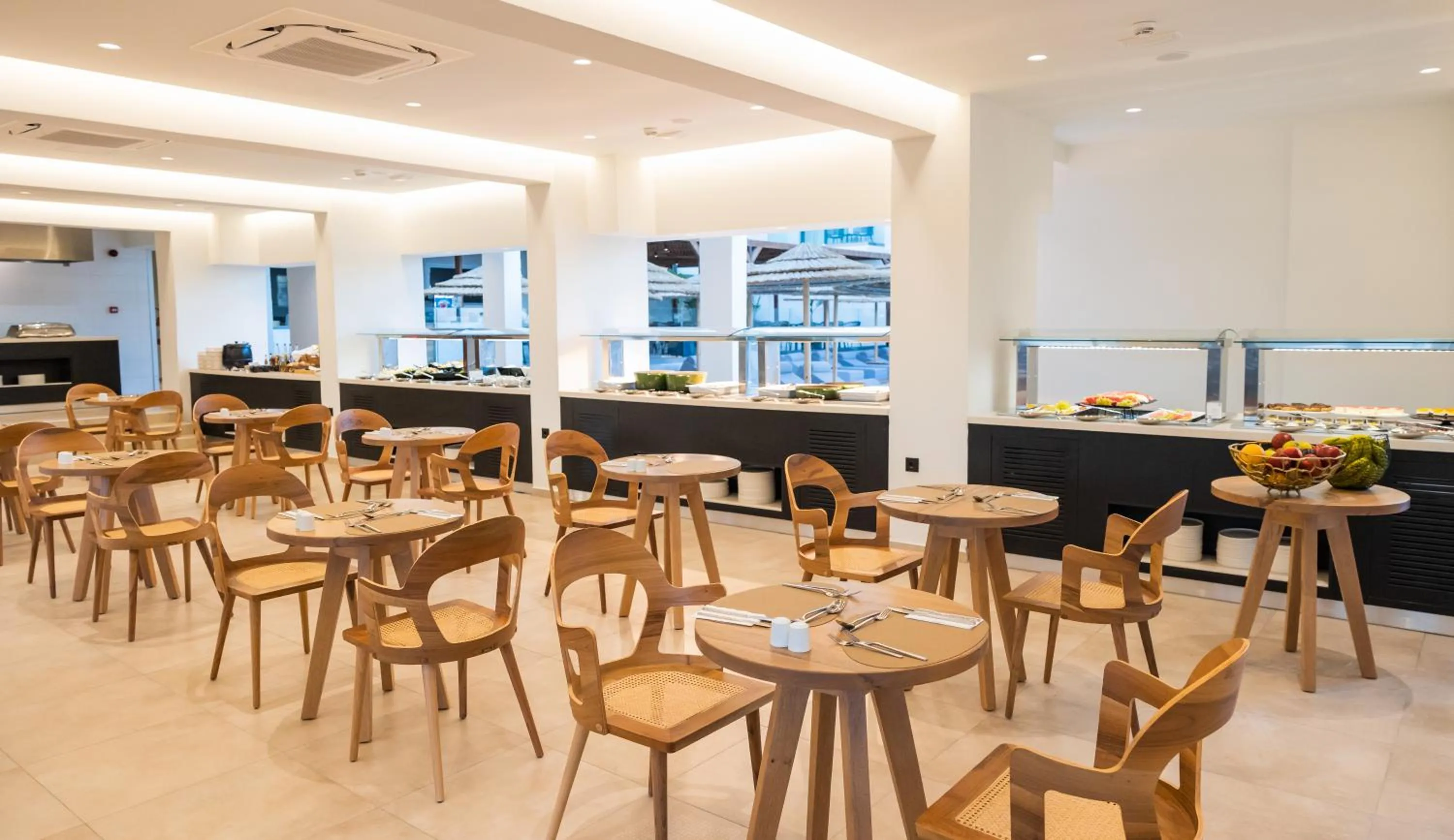 Restaurant/places to eat in Cabana Blu Hotel & Suites