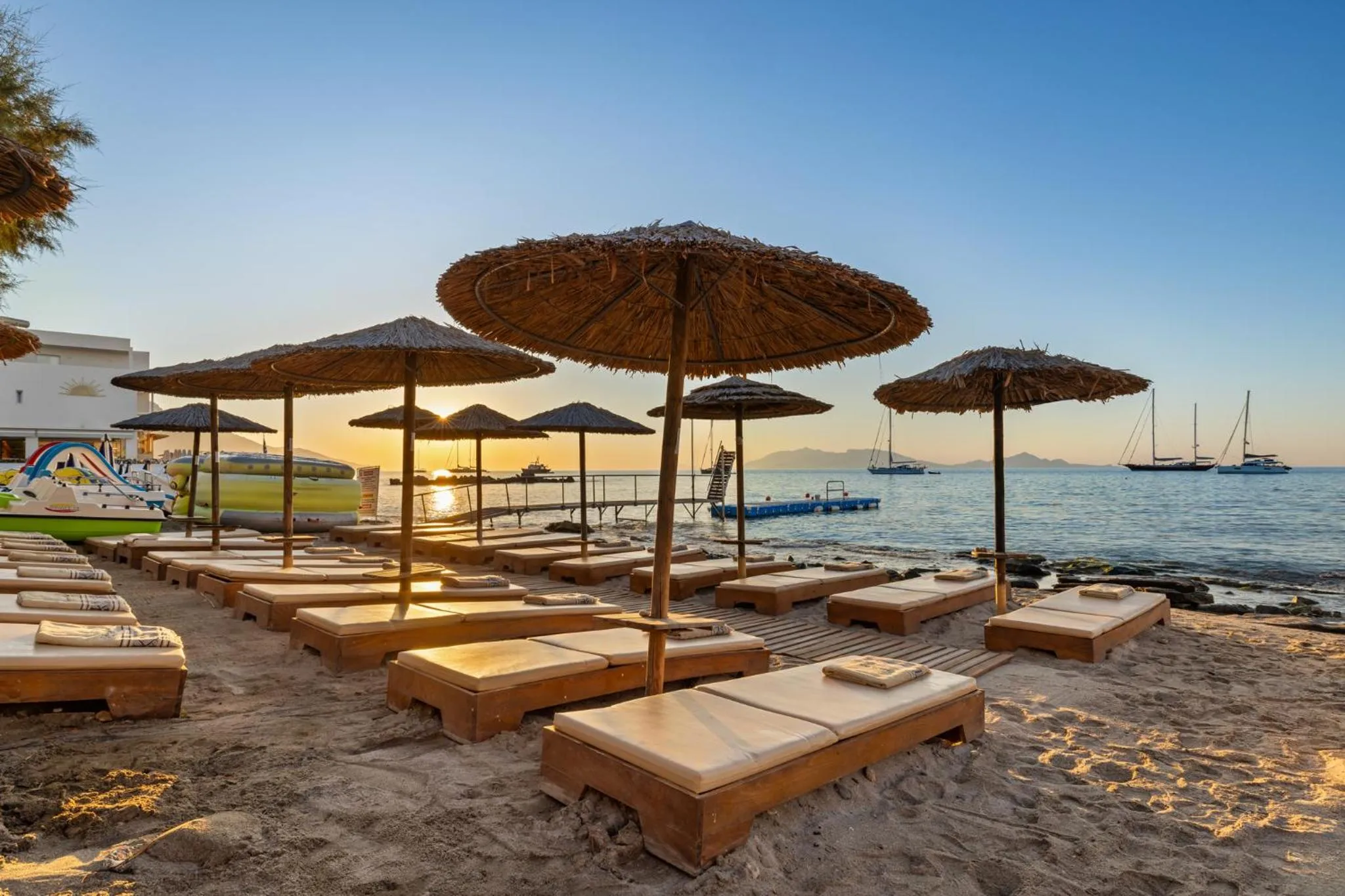 Beach in Cabana Blu Hotel & Suites