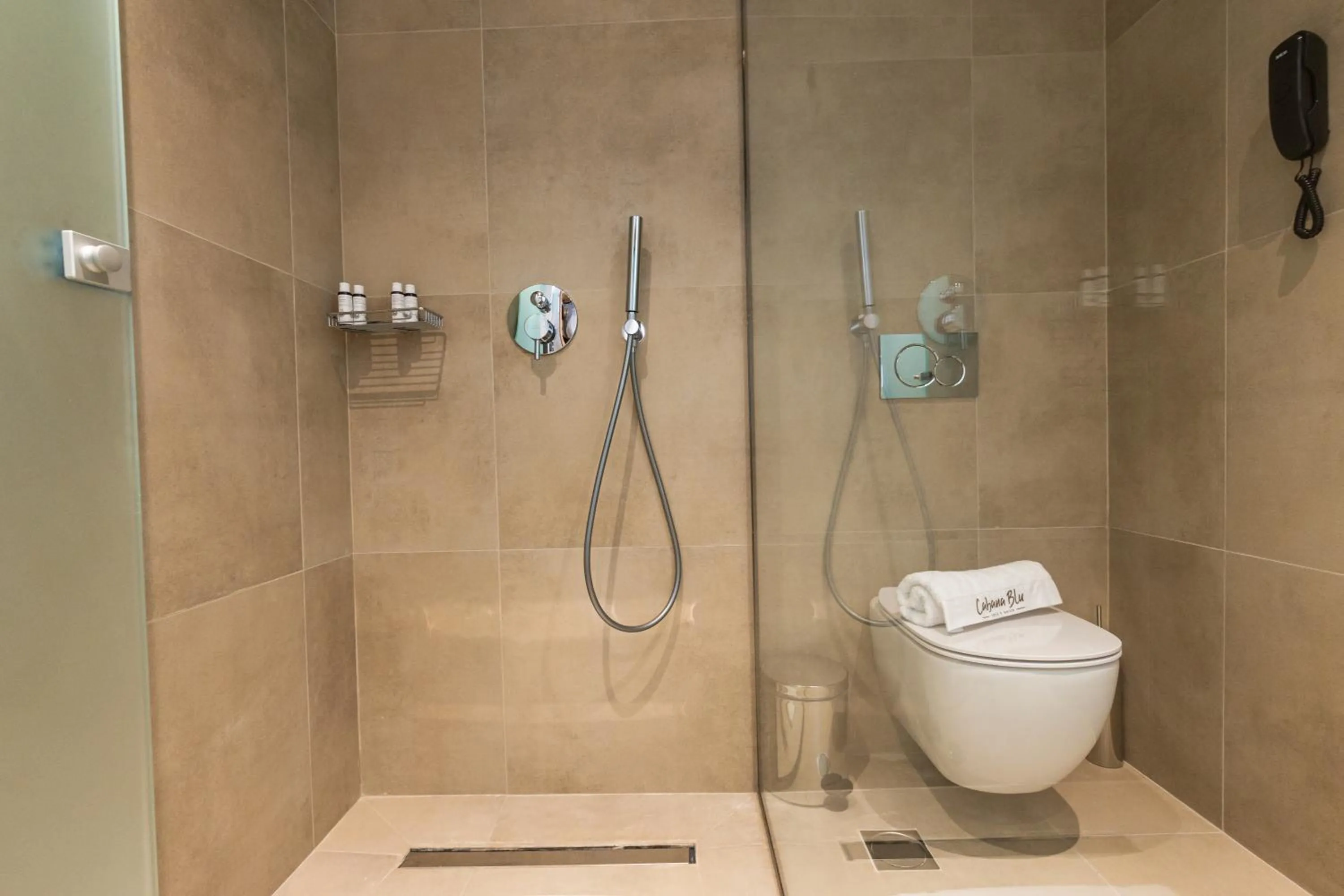 Bathroom in Cabana Blu Hotel & Suites