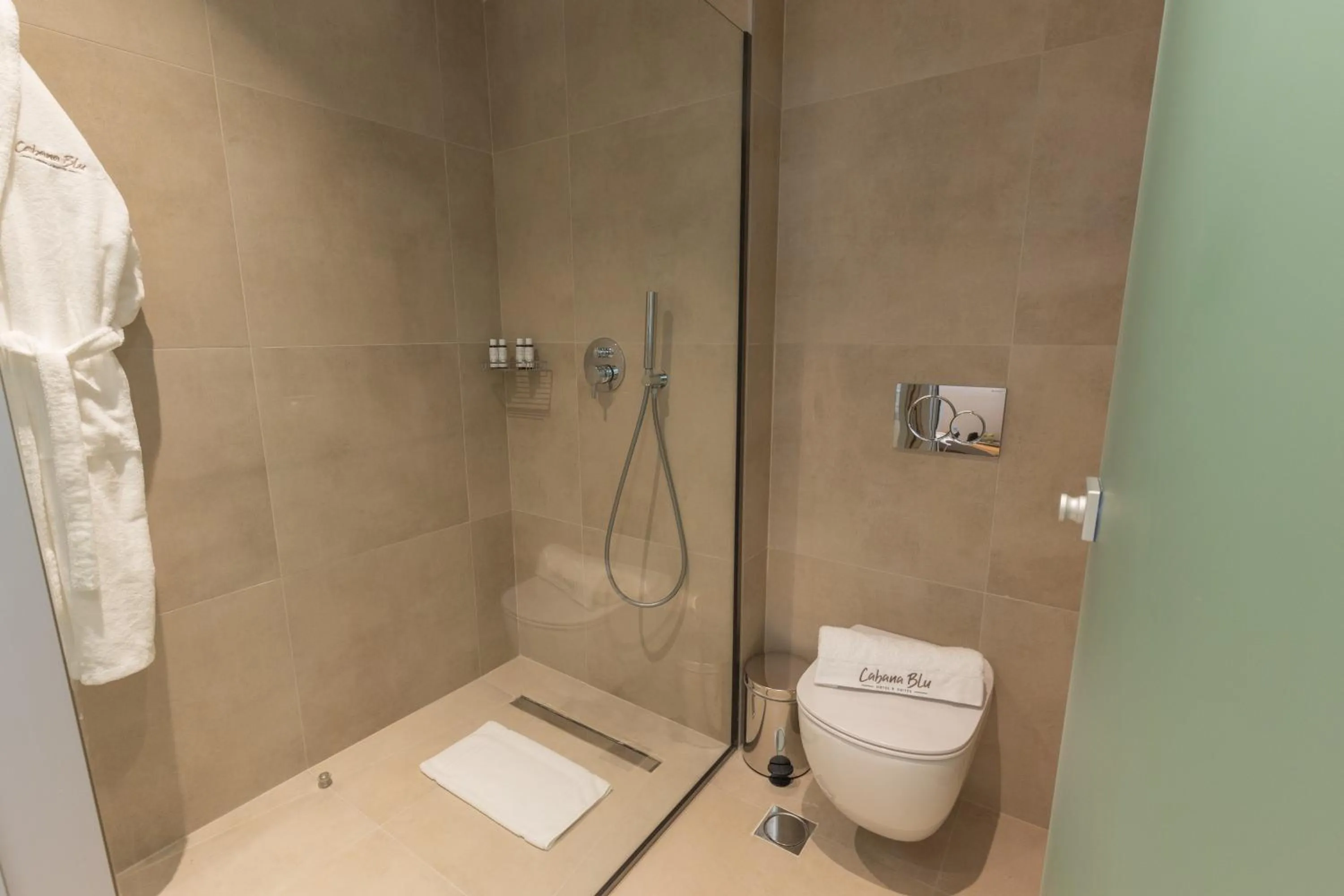 Bathroom in Cabana Blu Hotel & Suites