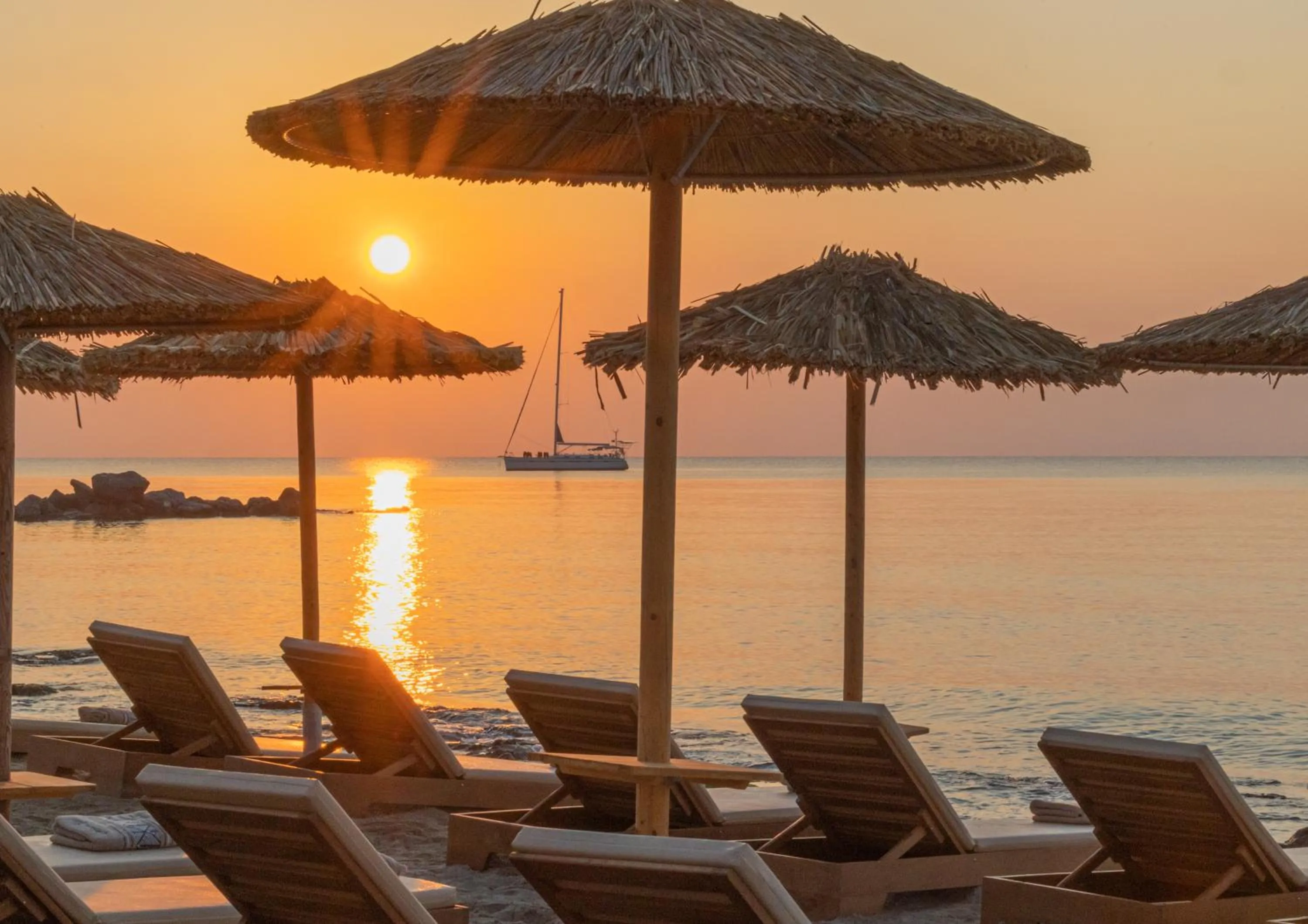 Beach in Cabana Blu Hotel & Suites