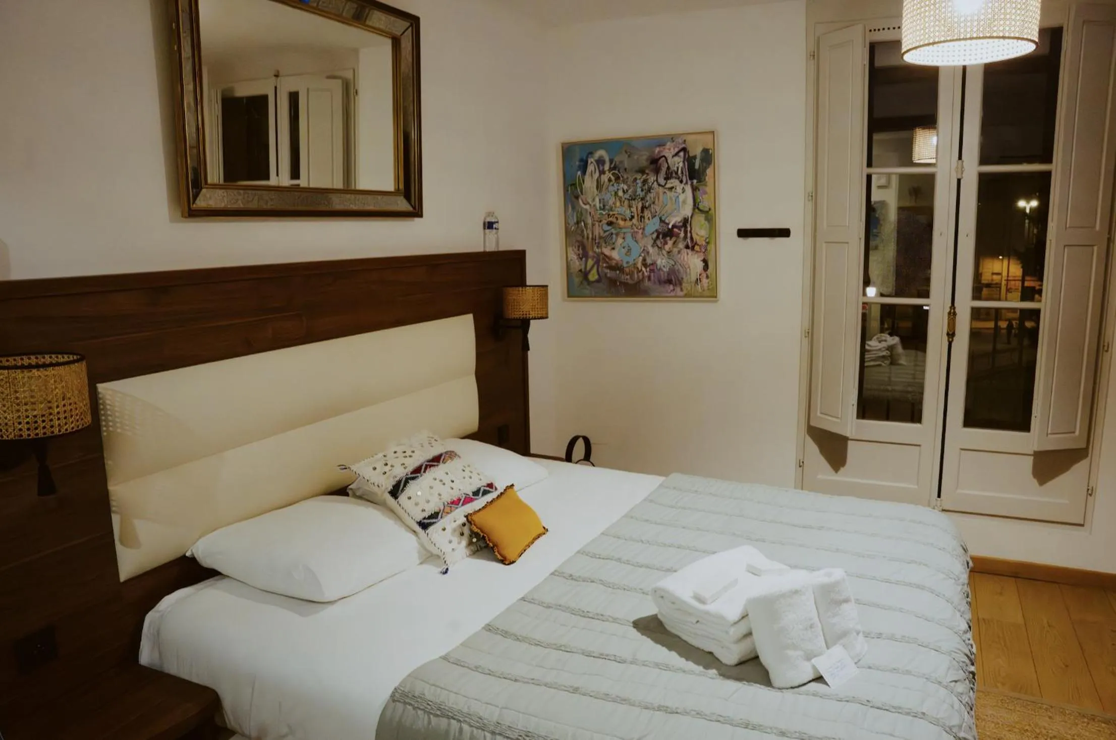 Bed in LOLA Boutique Hôtel - Bordeaux Centre
