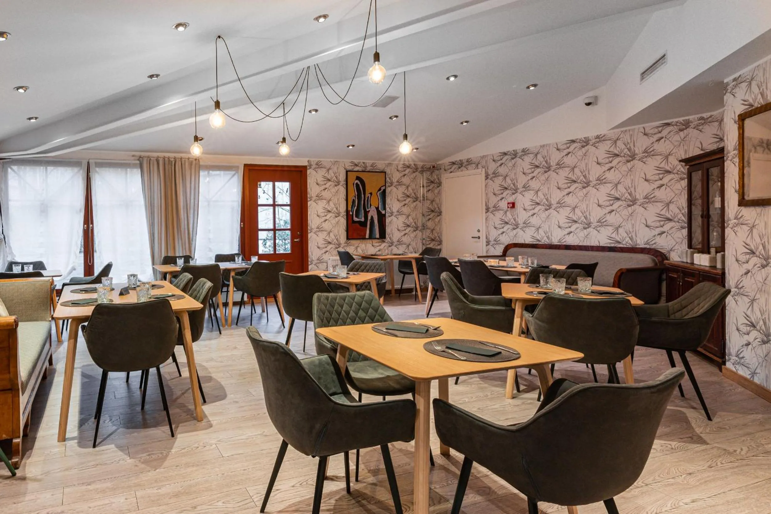 Restaurant/places to eat in Fonnental Design Hotel Tallinn