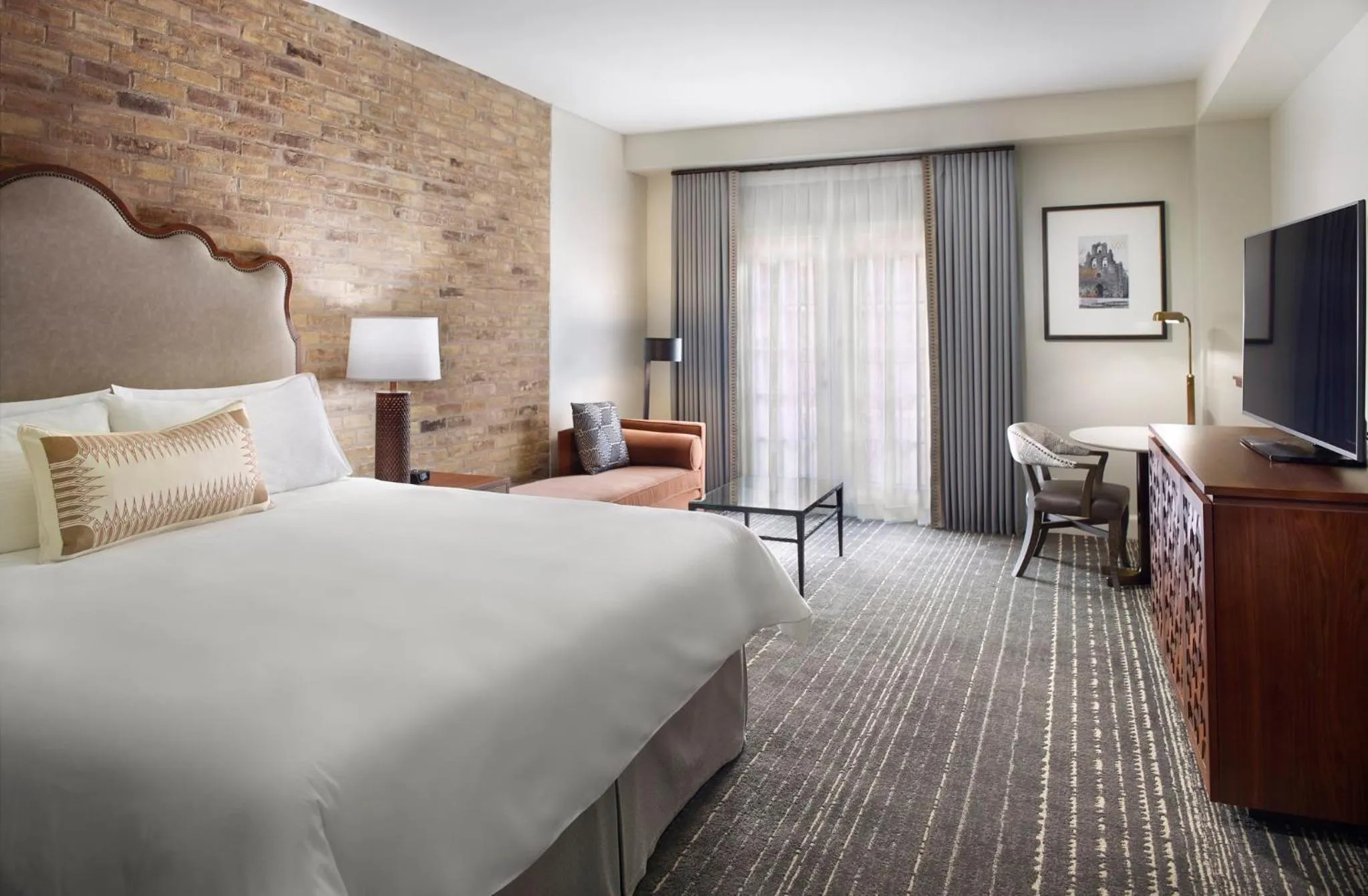 Photo of the whole room, Bed in Omni La Mansion del Rio