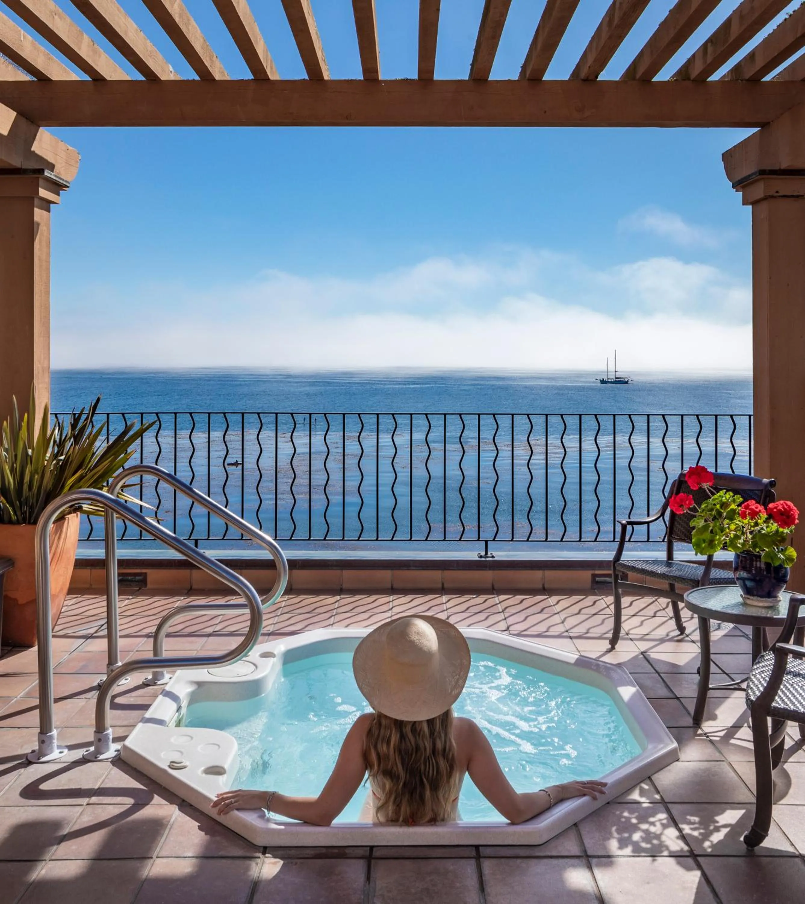 Hot Tub in Monterey Bay Inn