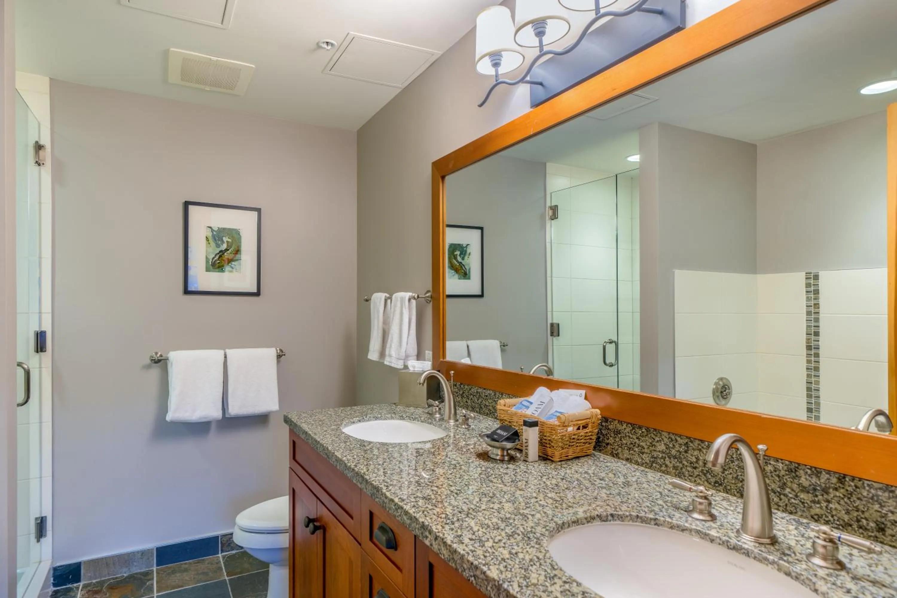 Bathroom in Capitol Peak Lodge, a Destination by Hyatt Residence
