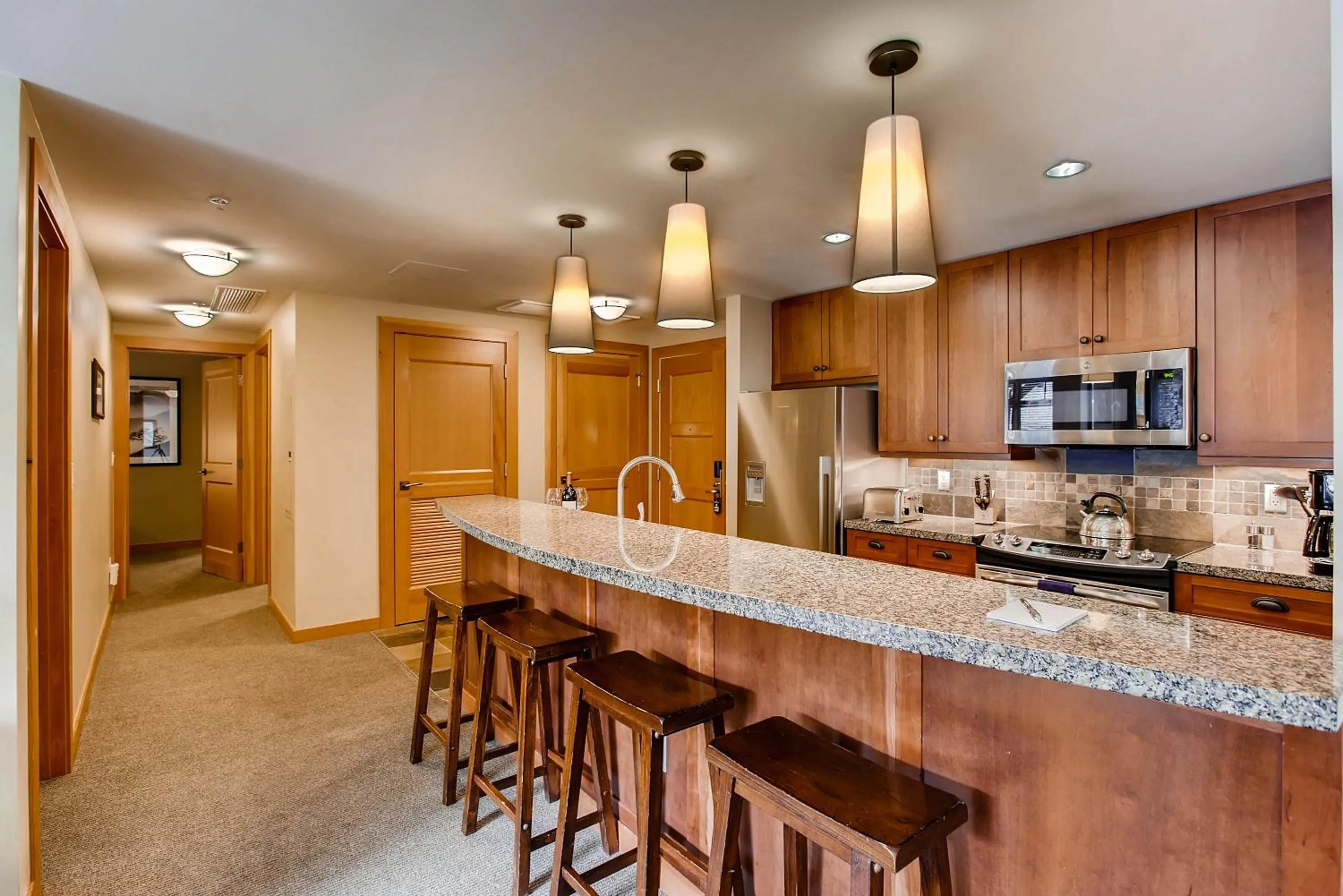 Spring, Kitchen/Kitchenette in Capitol Peak Lodge, a Destination by Hyatt Residence