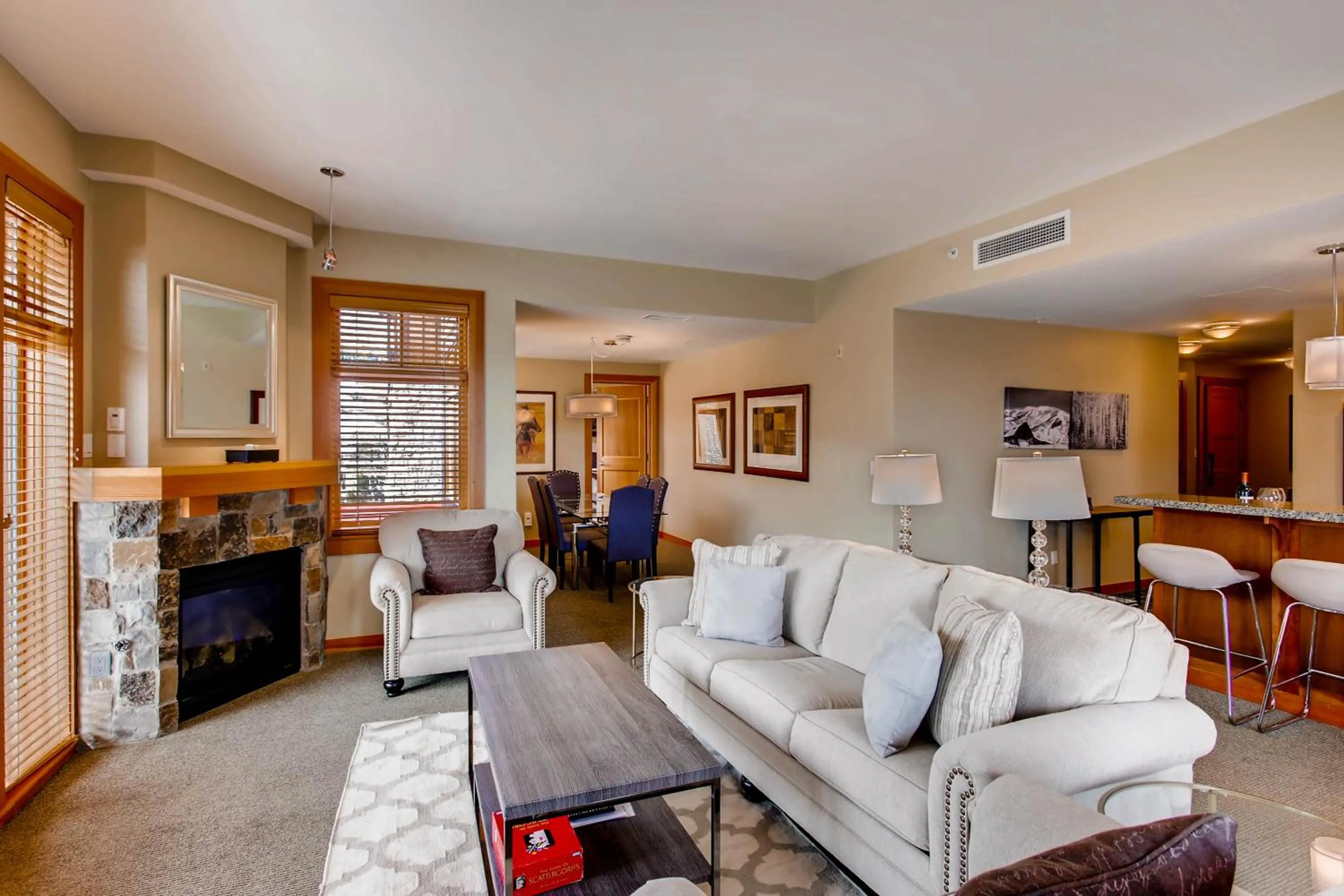 Living room, Seating Area in Capitol Peak Lodge, a Destination by Hyatt Residence