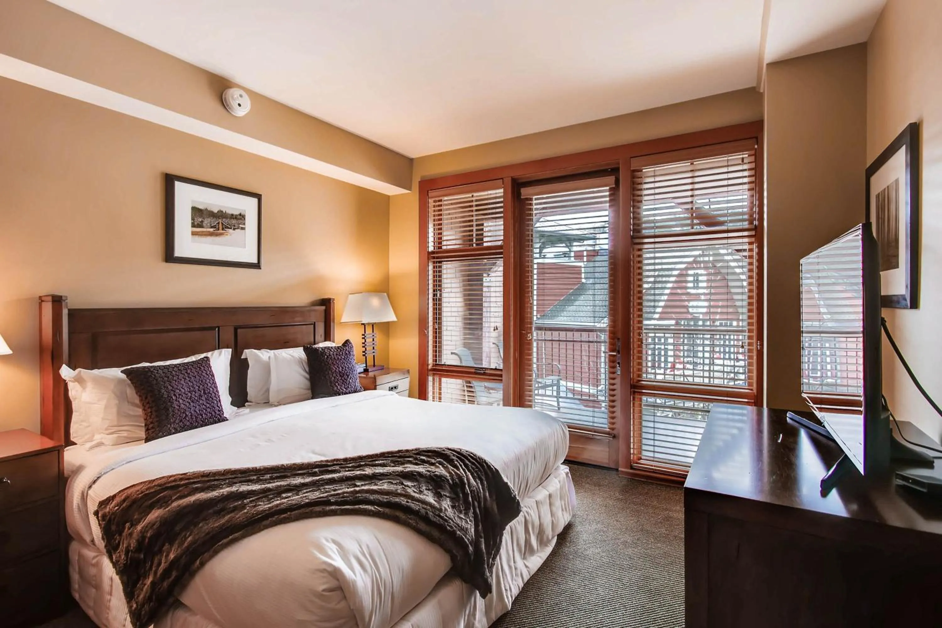 Bed in Capitol Peak Lodge, a Destination by Hyatt Residence