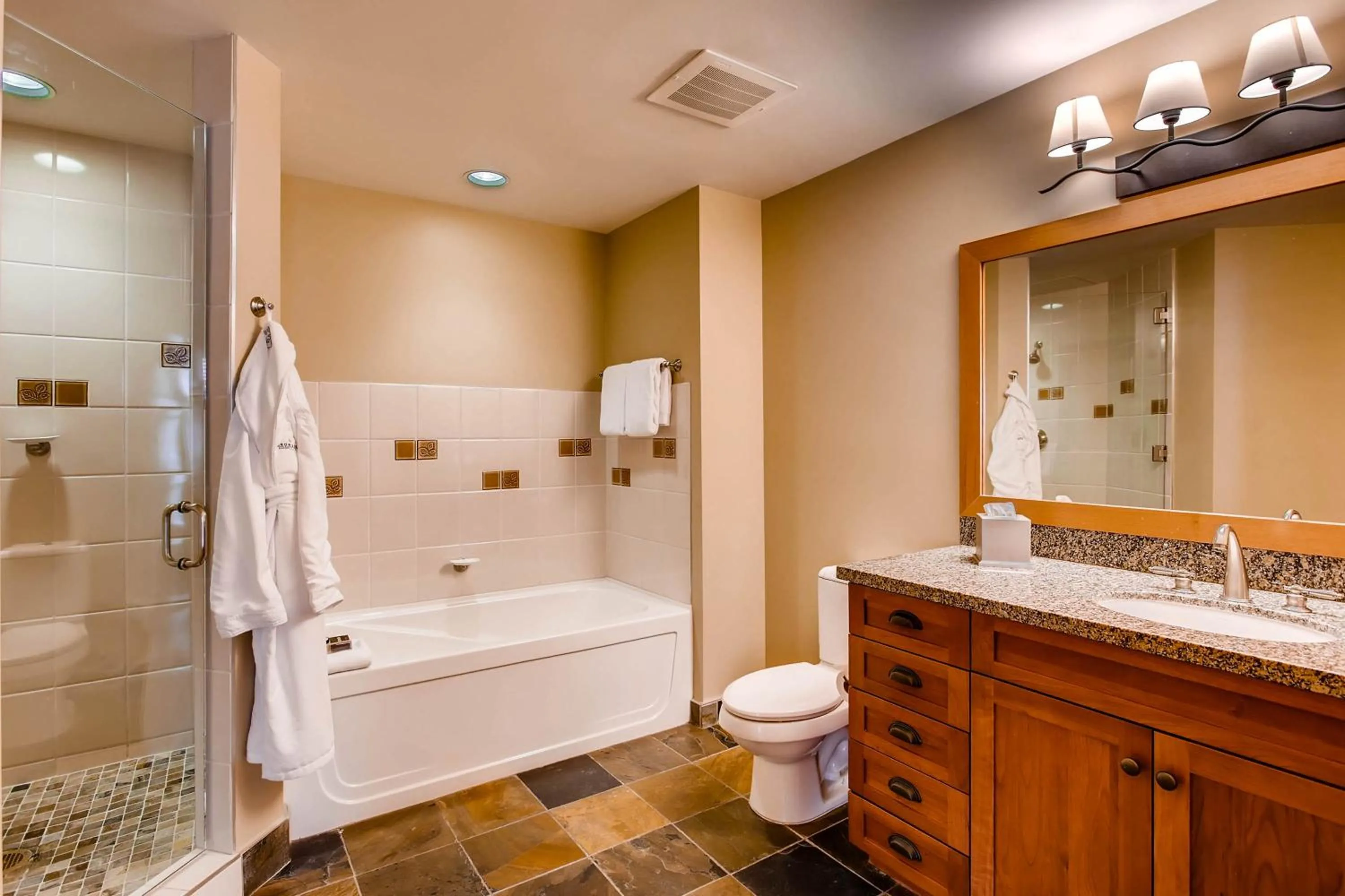 Bathroom in Capitol Peak Lodge, a Destination by Hyatt Residence