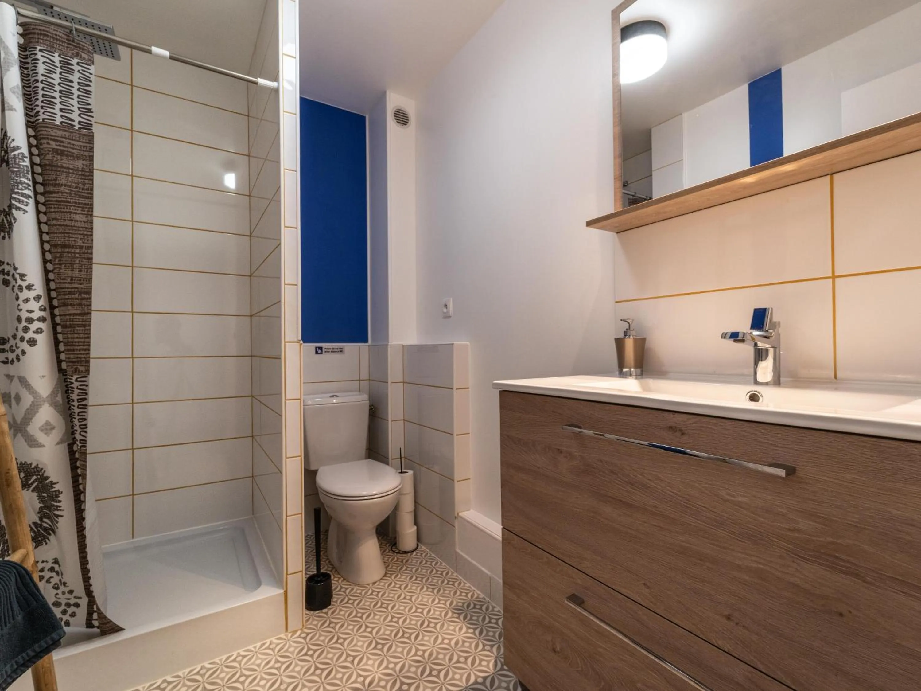 La Maison au Bord du Lac